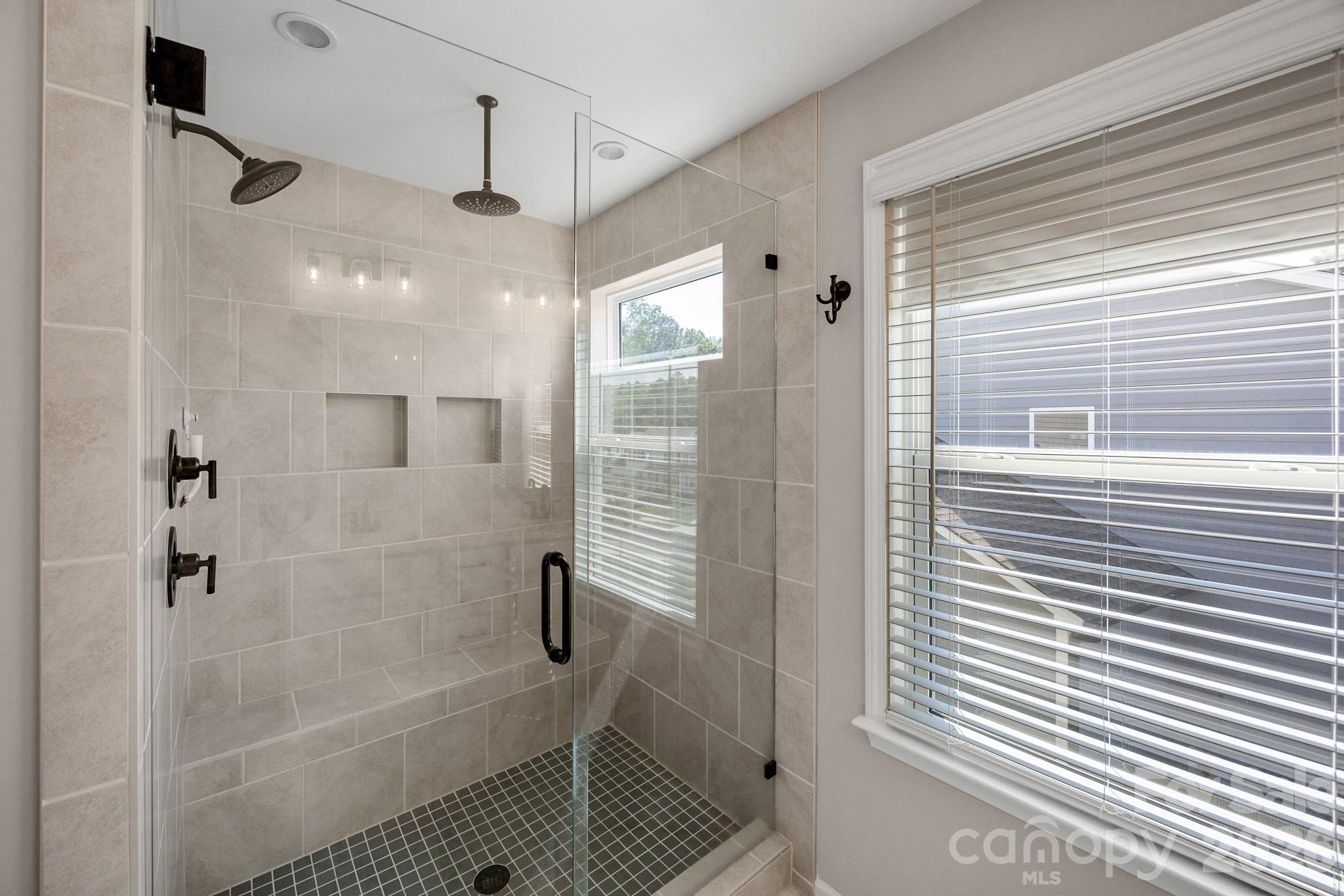 5080 Mooreland Oaks Way — Mount Holly