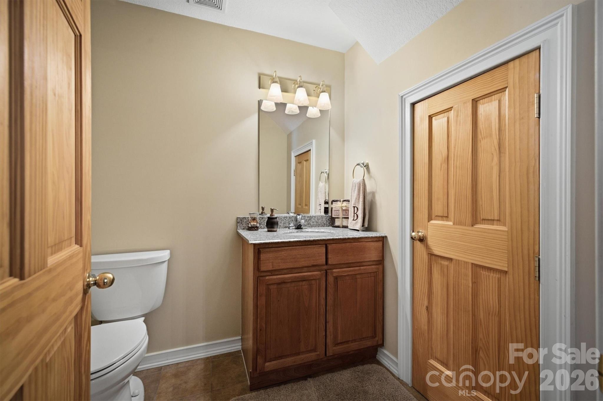805 Bannon Place SW — Lenoir