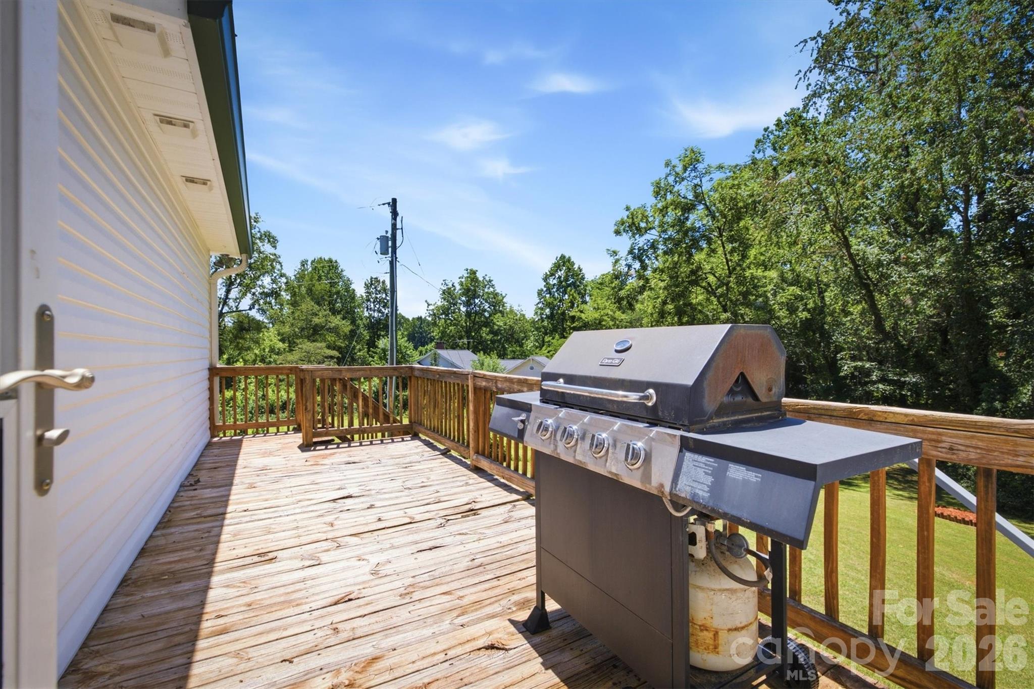 805 Bannon Place SW — Lenoir