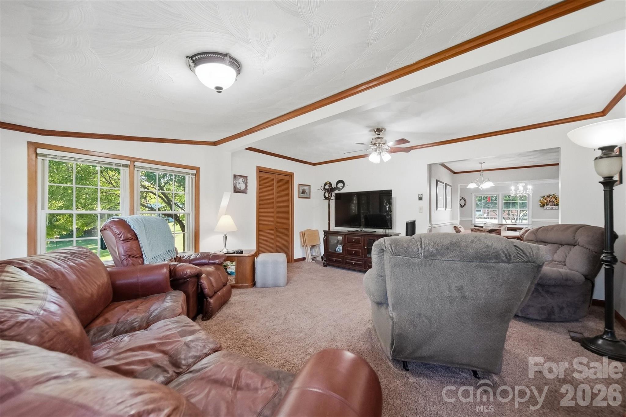 3210 W Calvin Street — Claremont