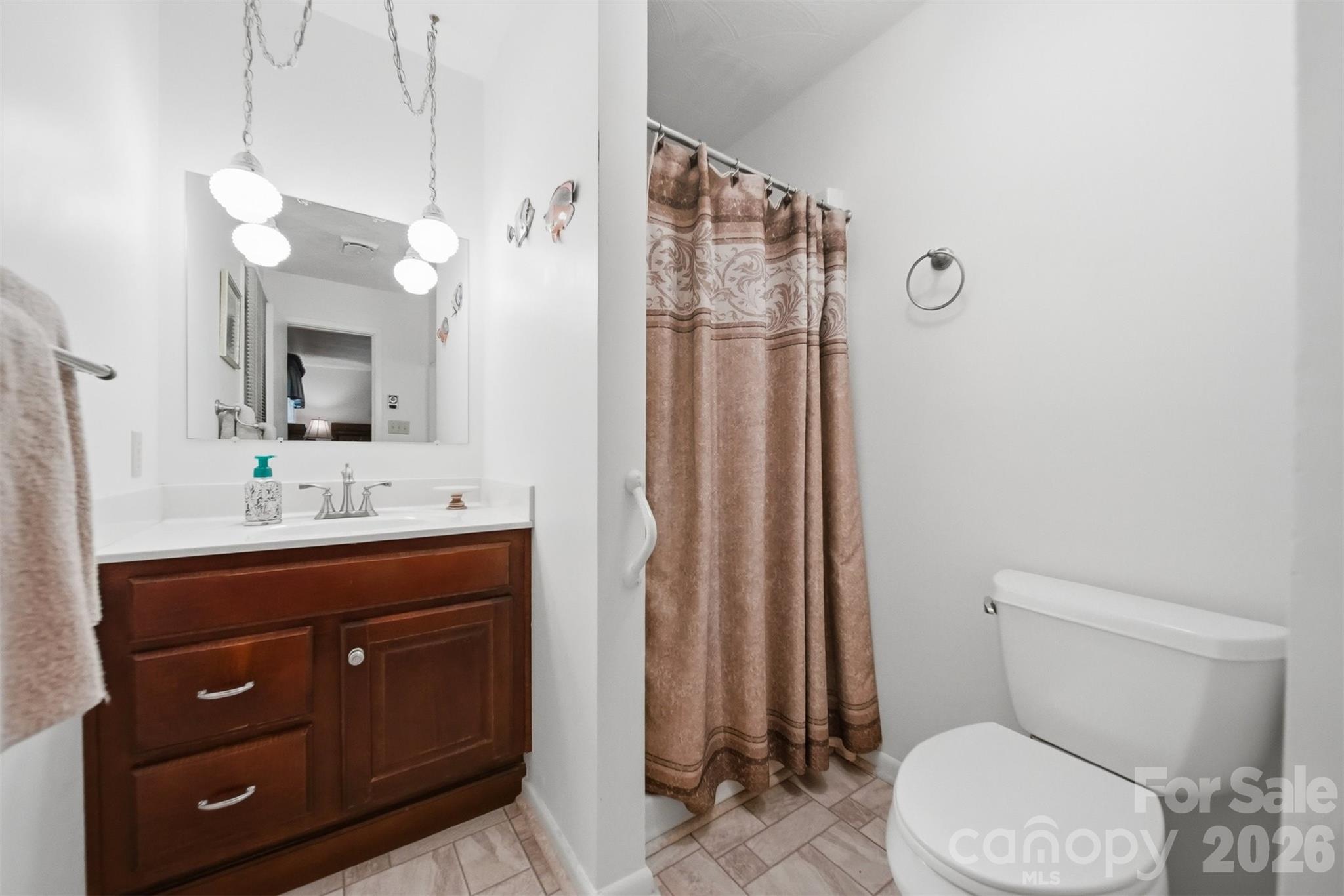 3210 W Calvin Street — Claremont