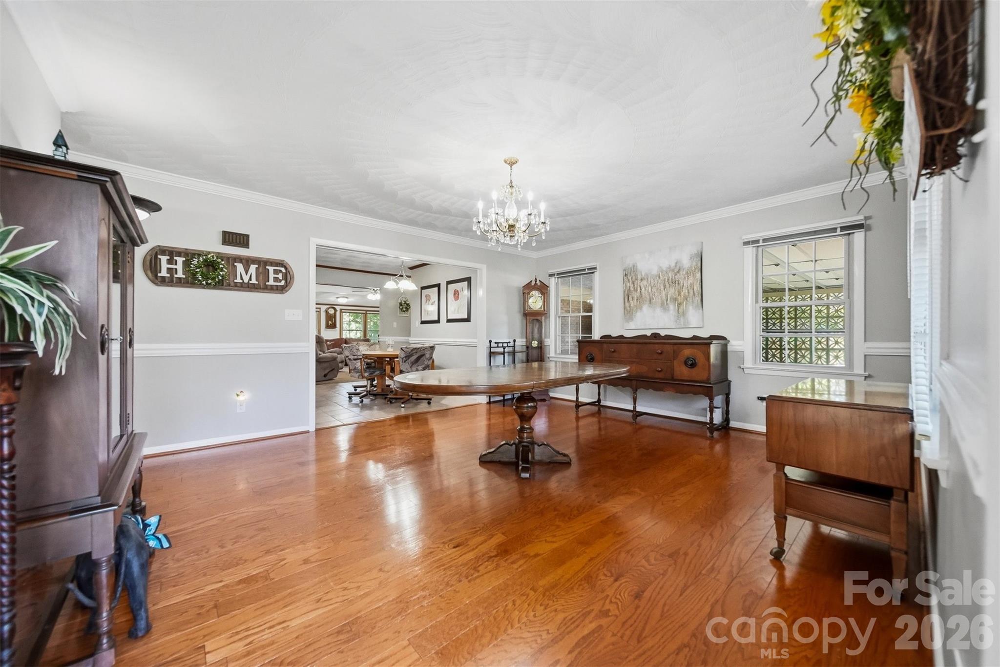 3210 W Calvin Street — Claremont