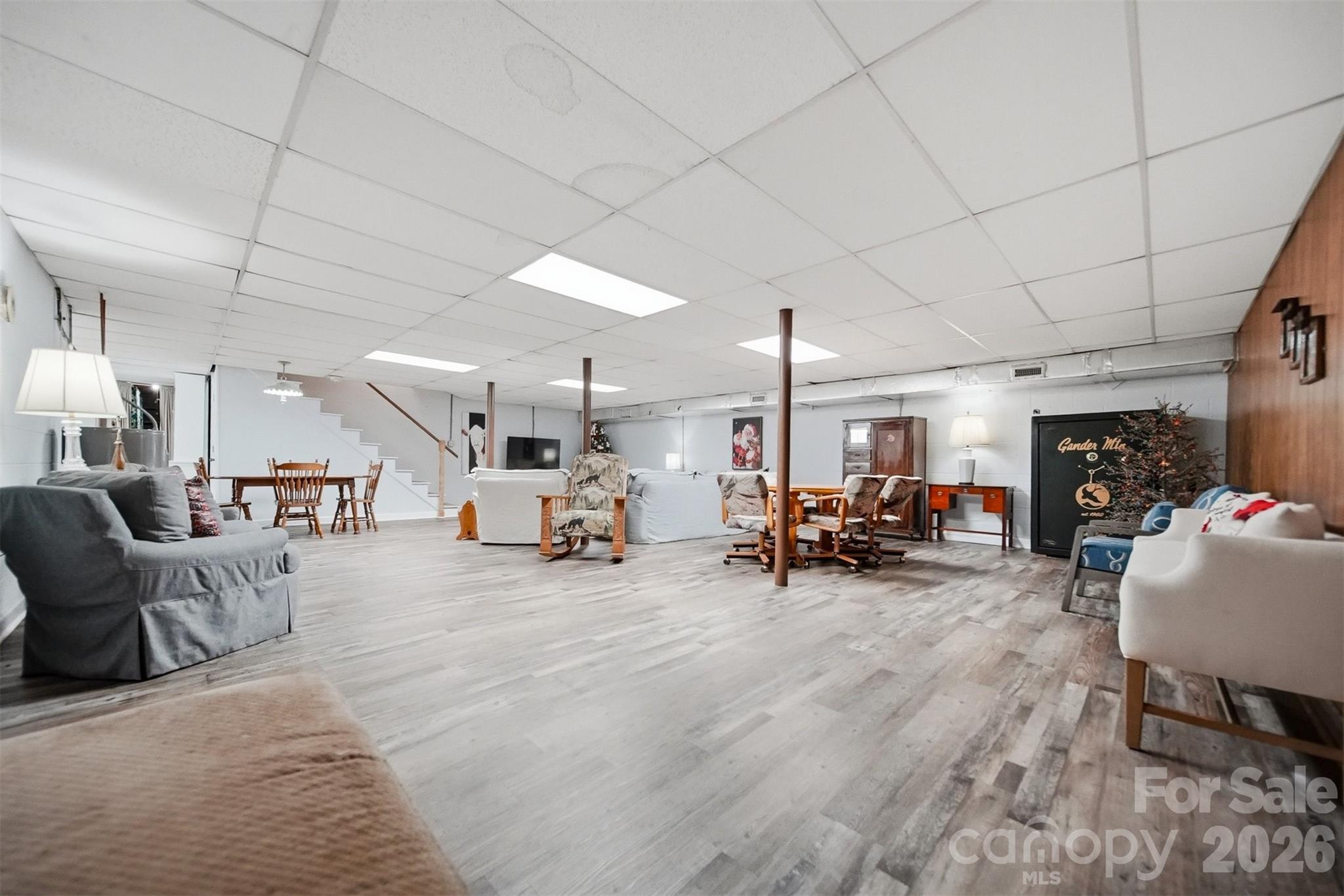 3210 W Calvin Street — Claremont