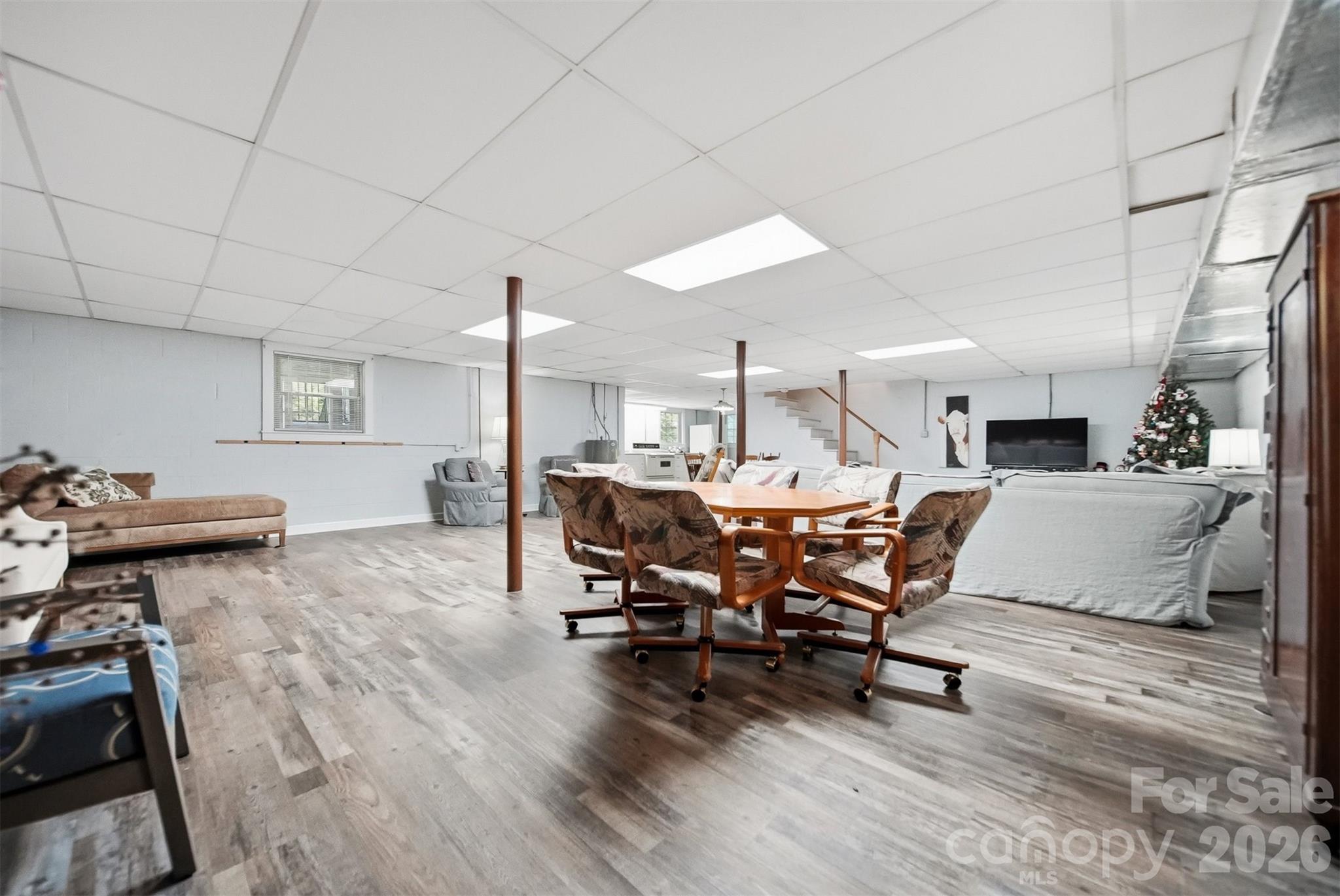 3210 W Calvin Street — Claremont