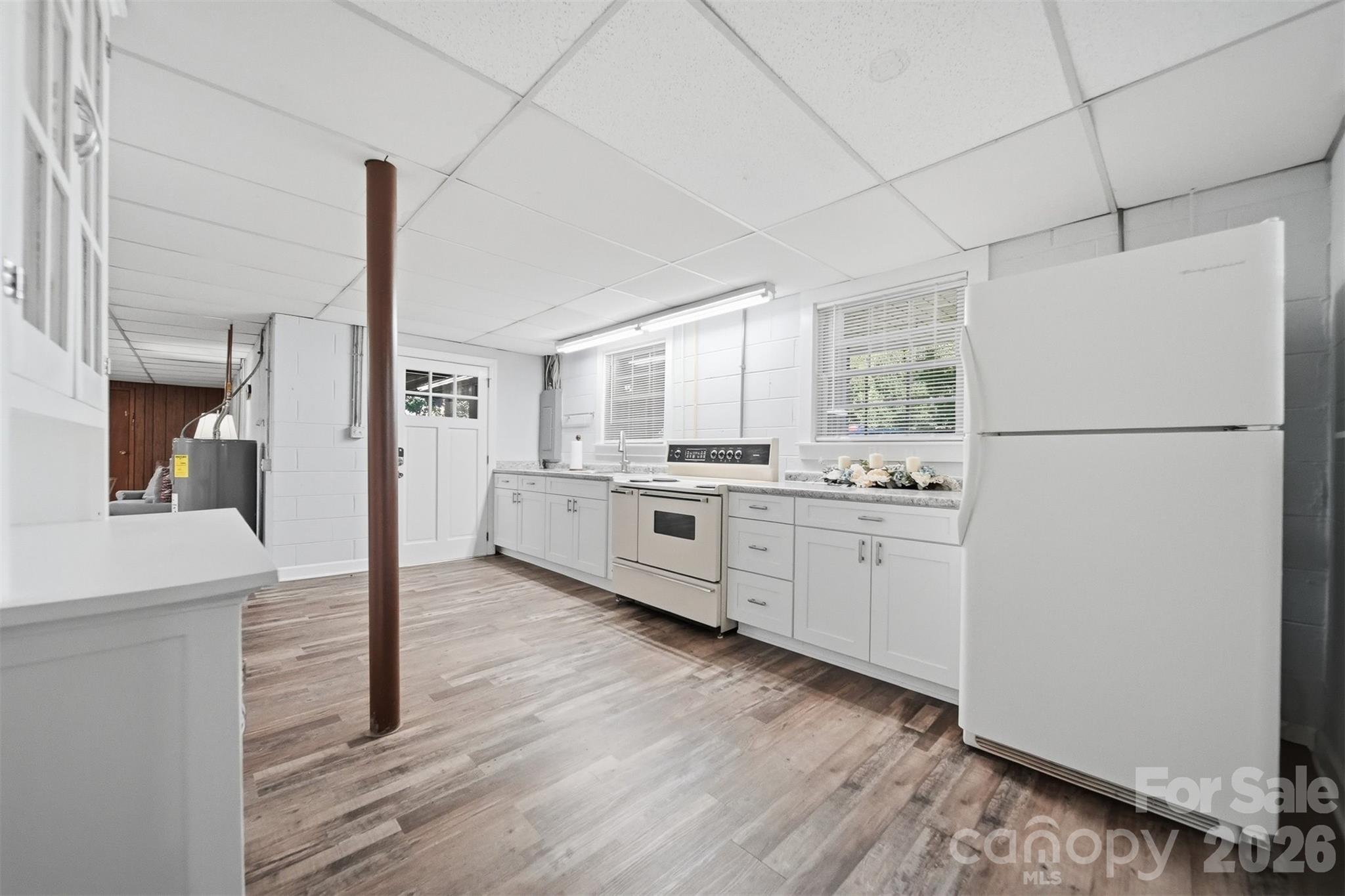 3210 W Calvin Street — Claremont