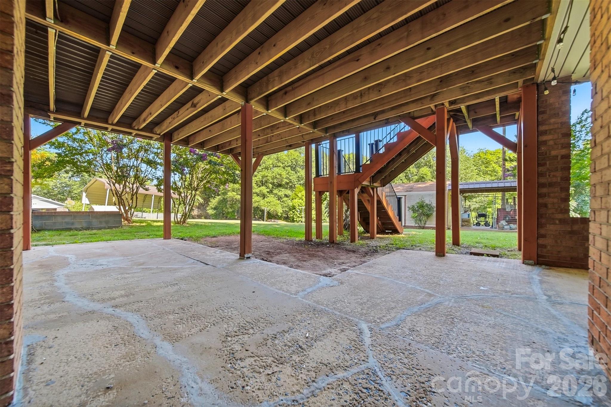 3210 W Calvin Street — Claremont