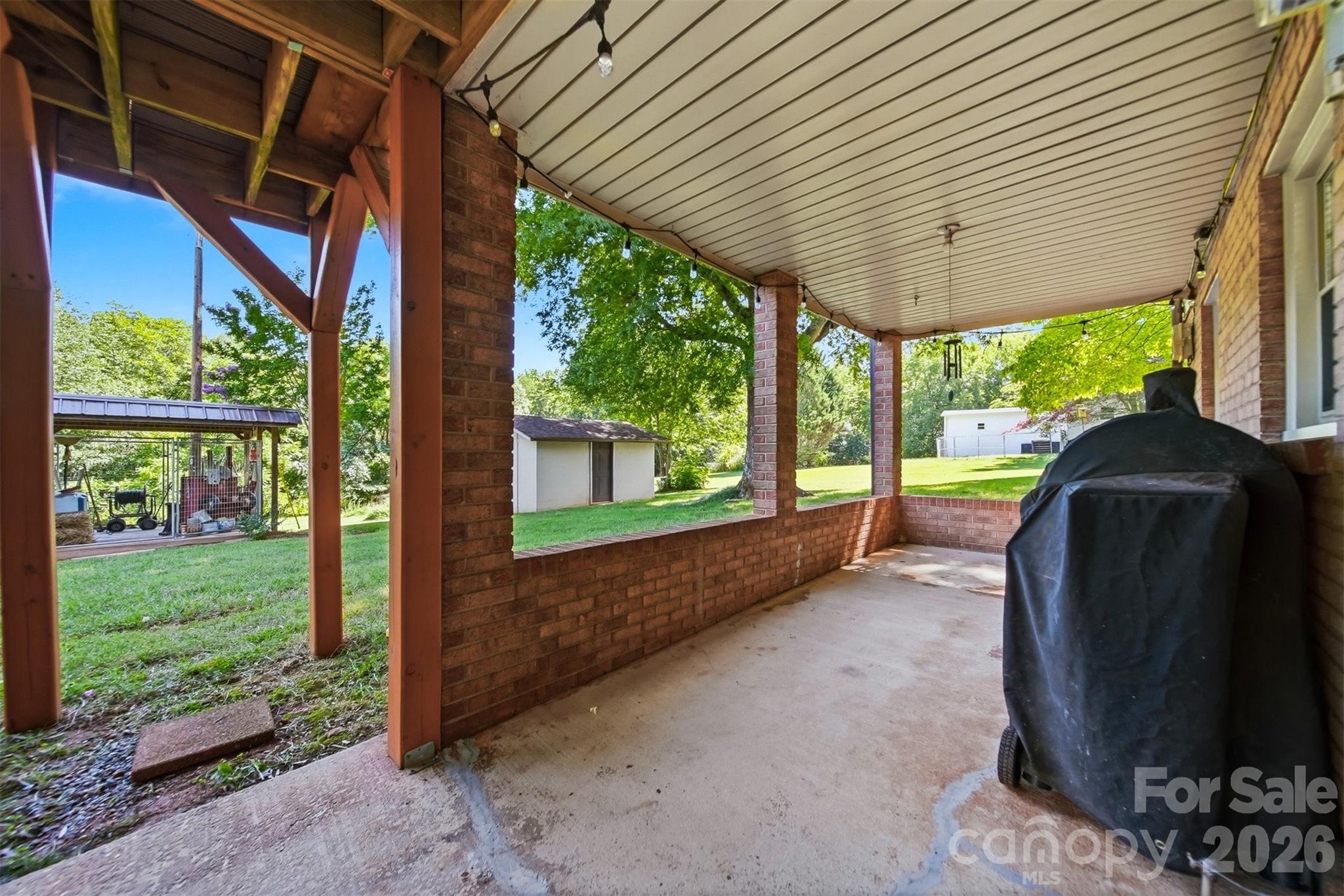 3210 W Calvin Street — Claremont