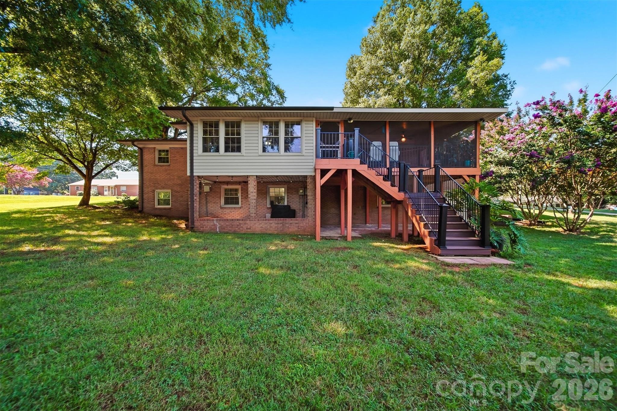 3210 W Calvin Street — Claremont
