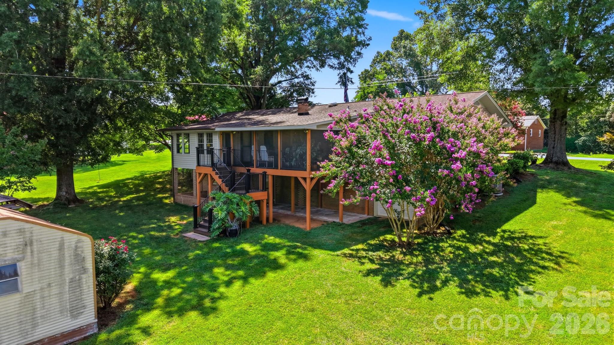 3210 W Calvin Street — Claremont