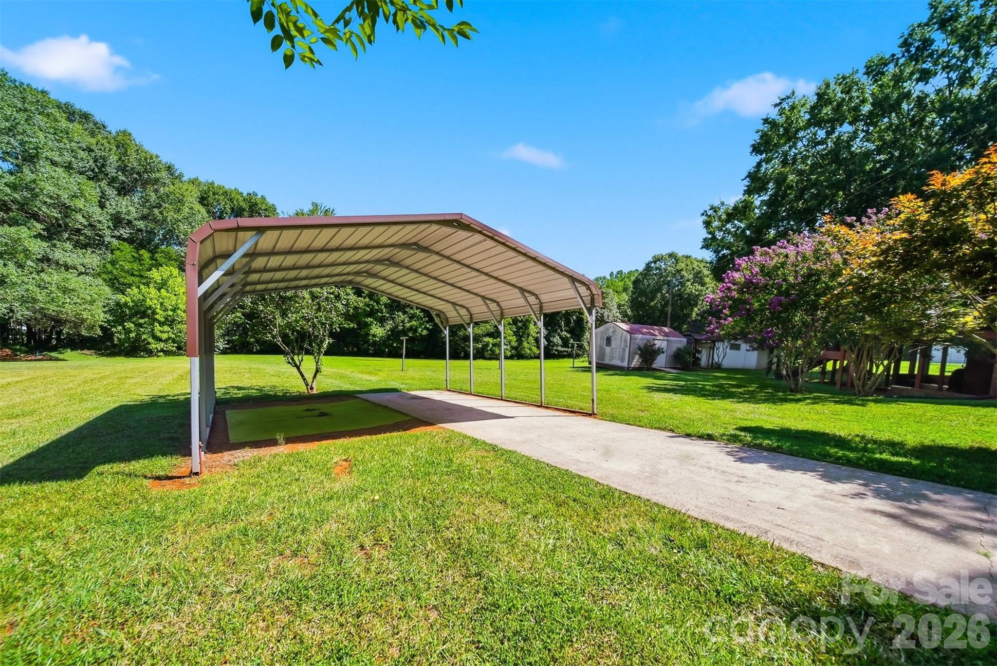 3210 W Calvin Street — Claremont