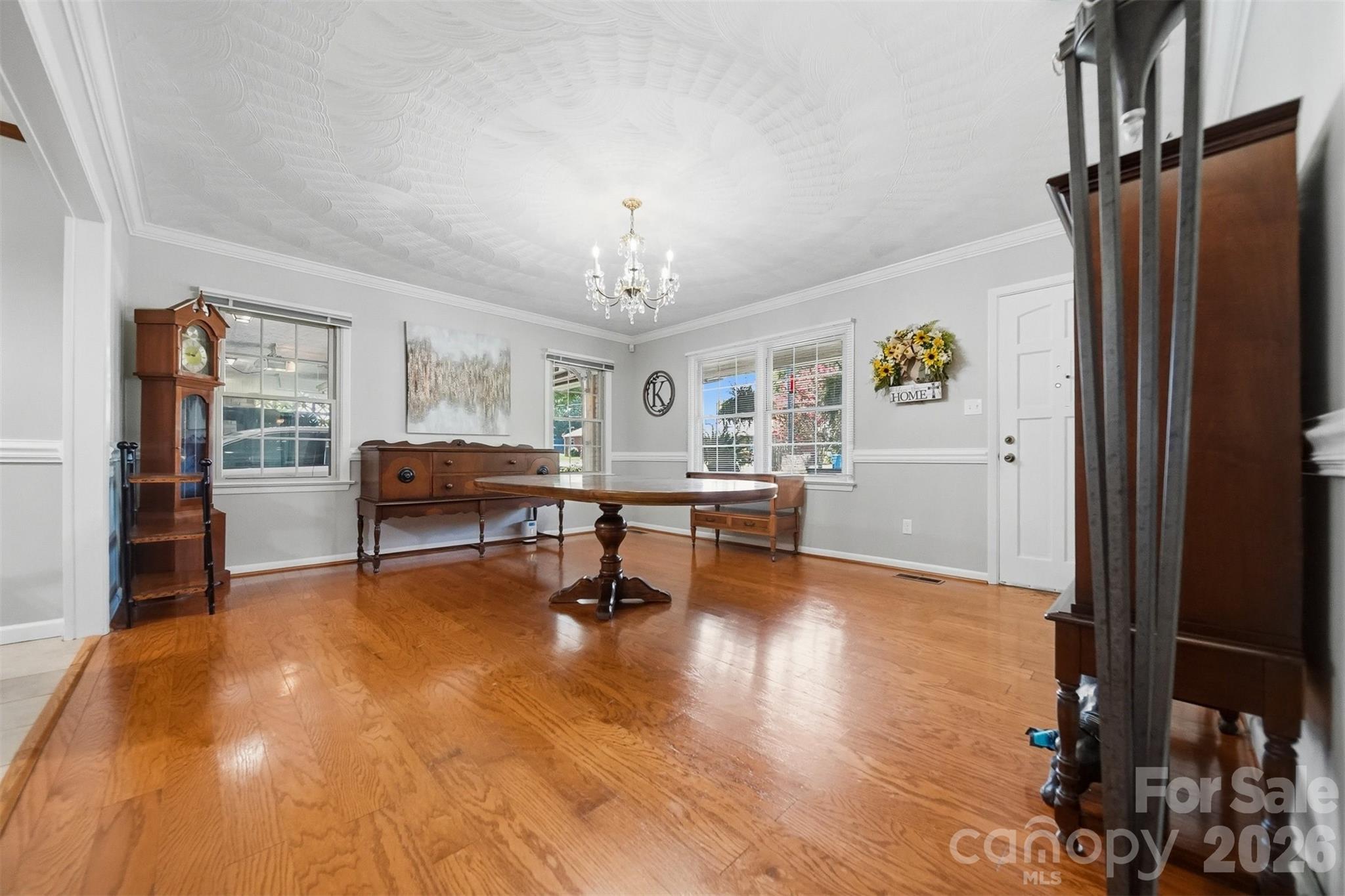 3210 W Calvin Street — Claremont