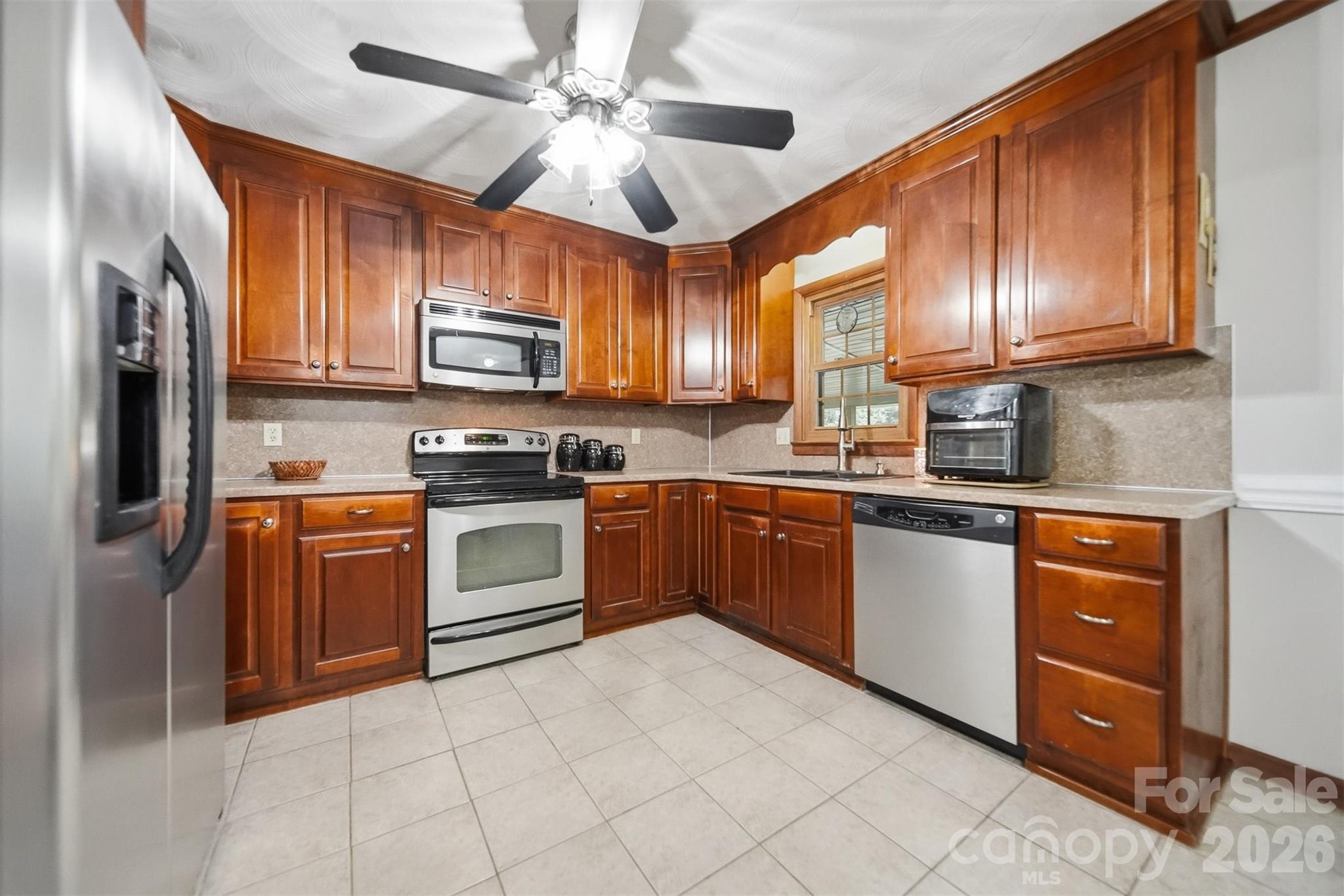 3210 W Calvin Street — Claremont