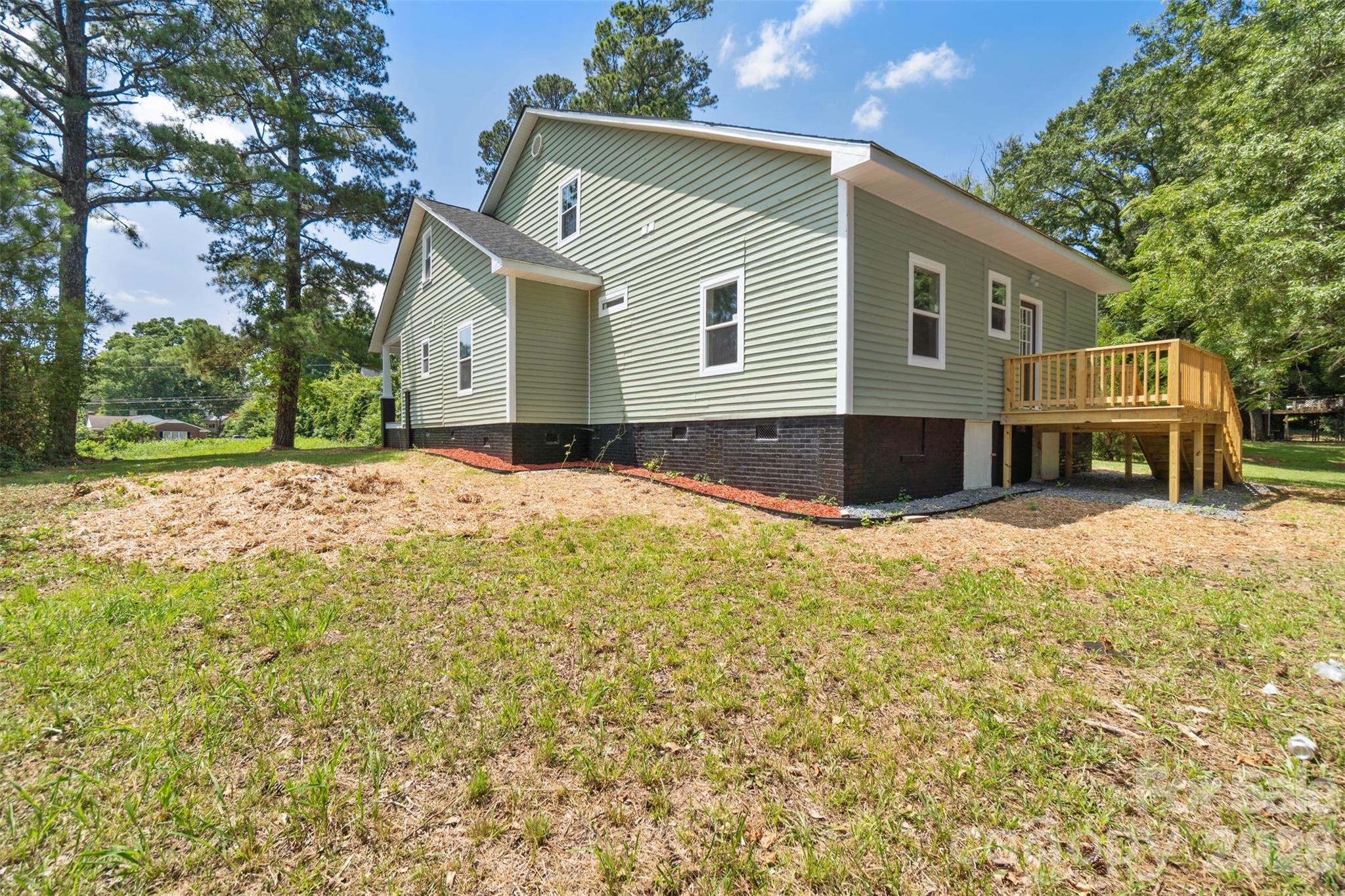 607 Lee Avenue — Wadesboro