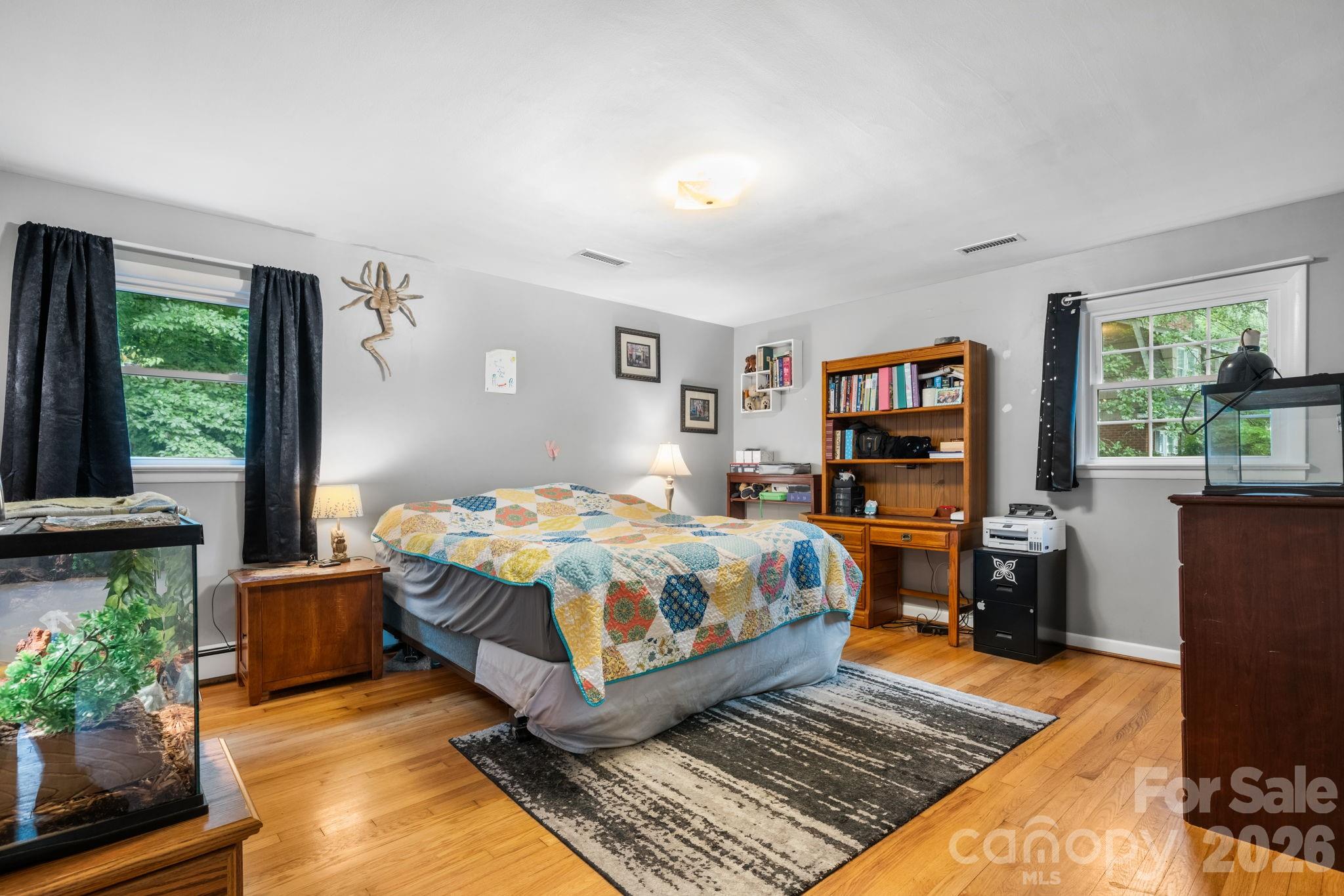 267 25th Avenue NW — Hickory