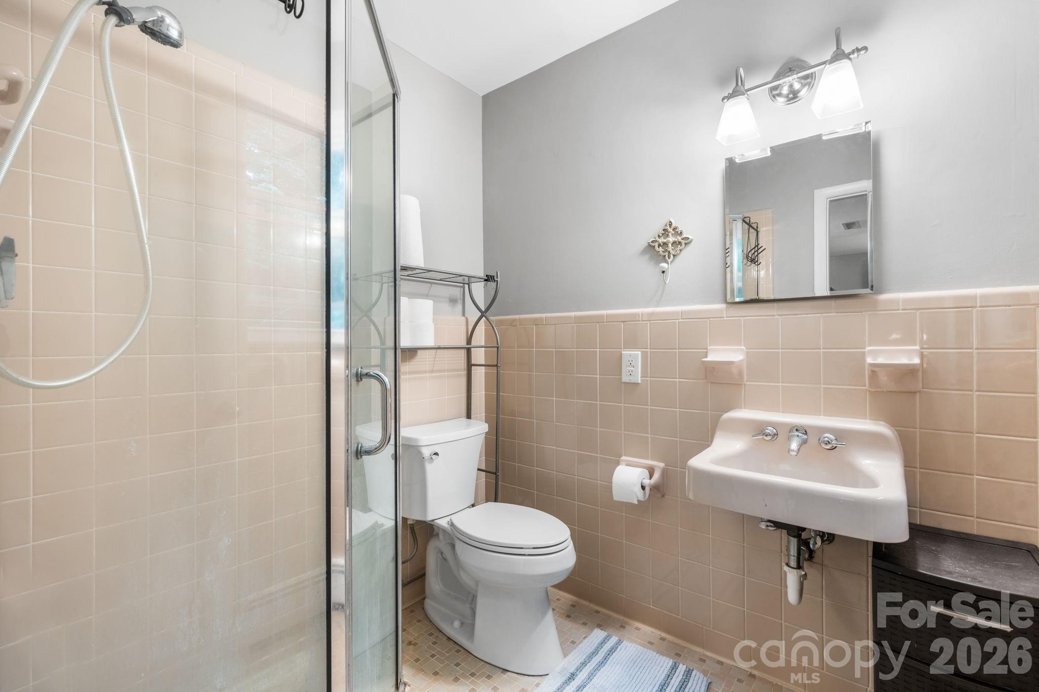 267 25th Avenue NW — Hickory