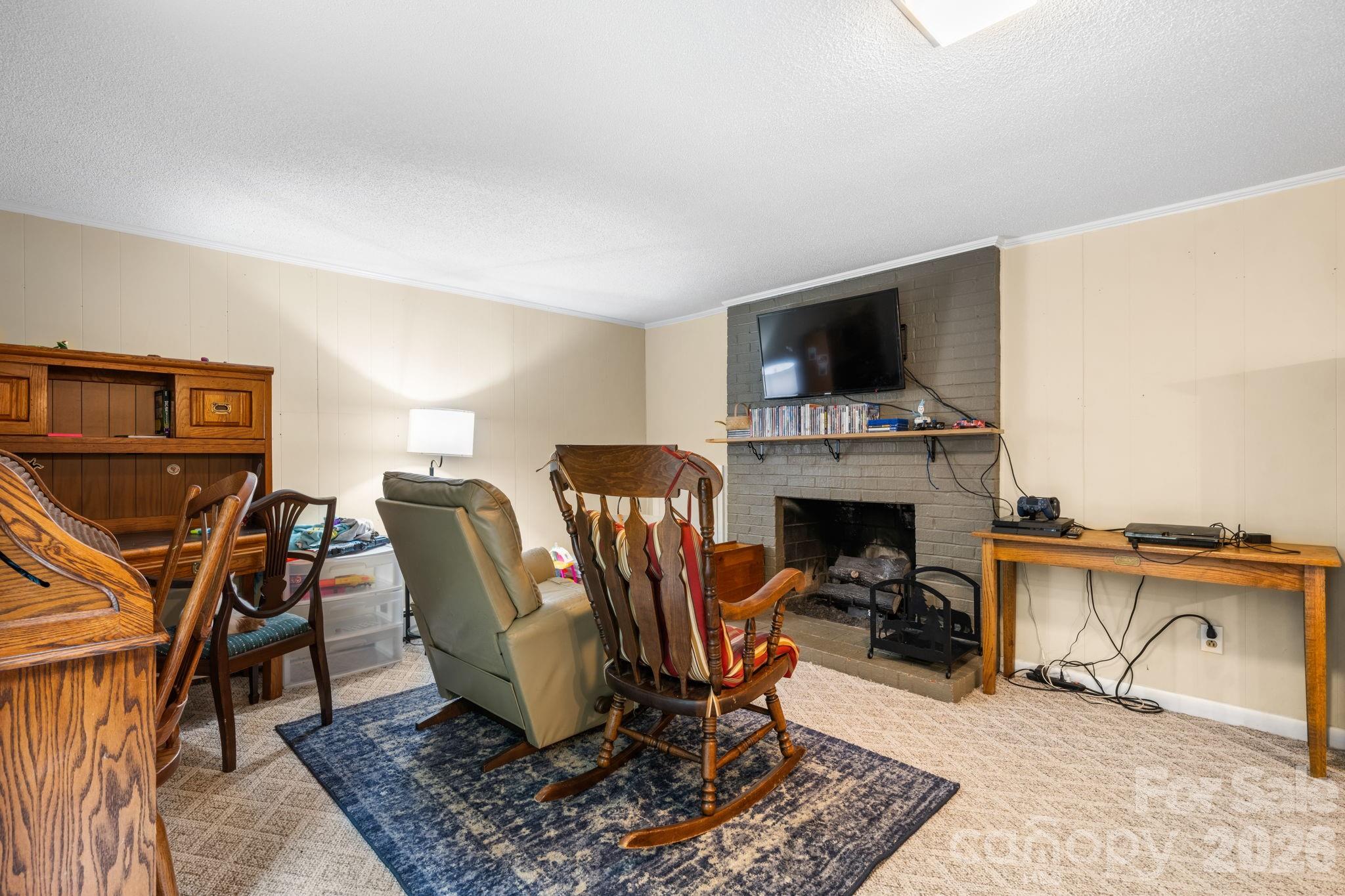 267 25th Avenue NW — Hickory