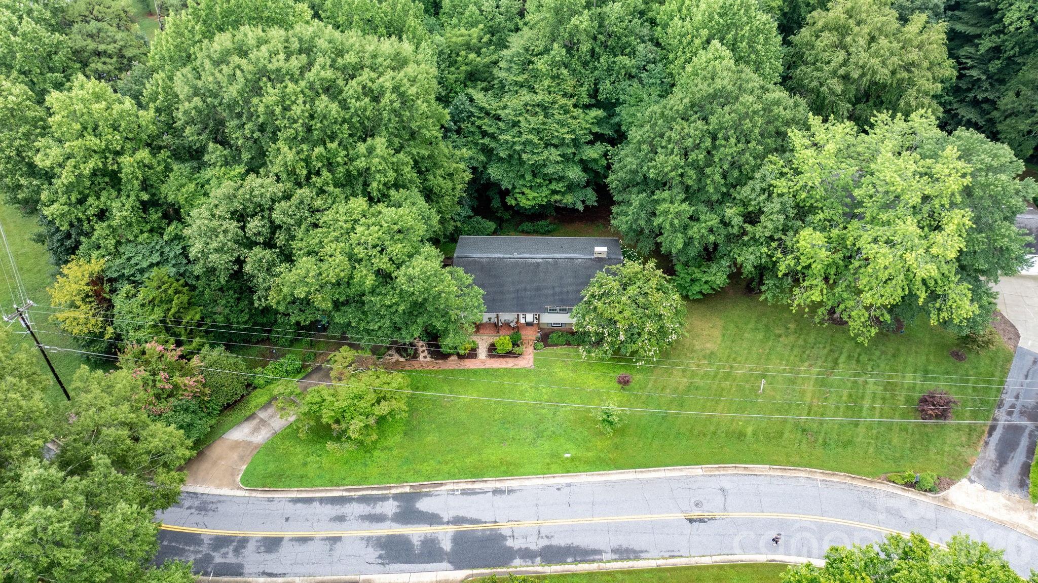 267 25th Avenue NW — Hickory
