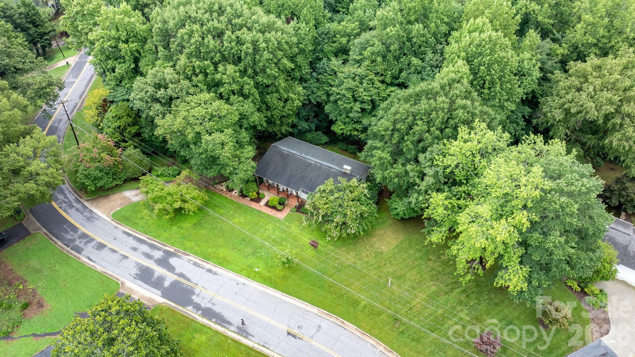 267 25th Avenue NW — Hickory