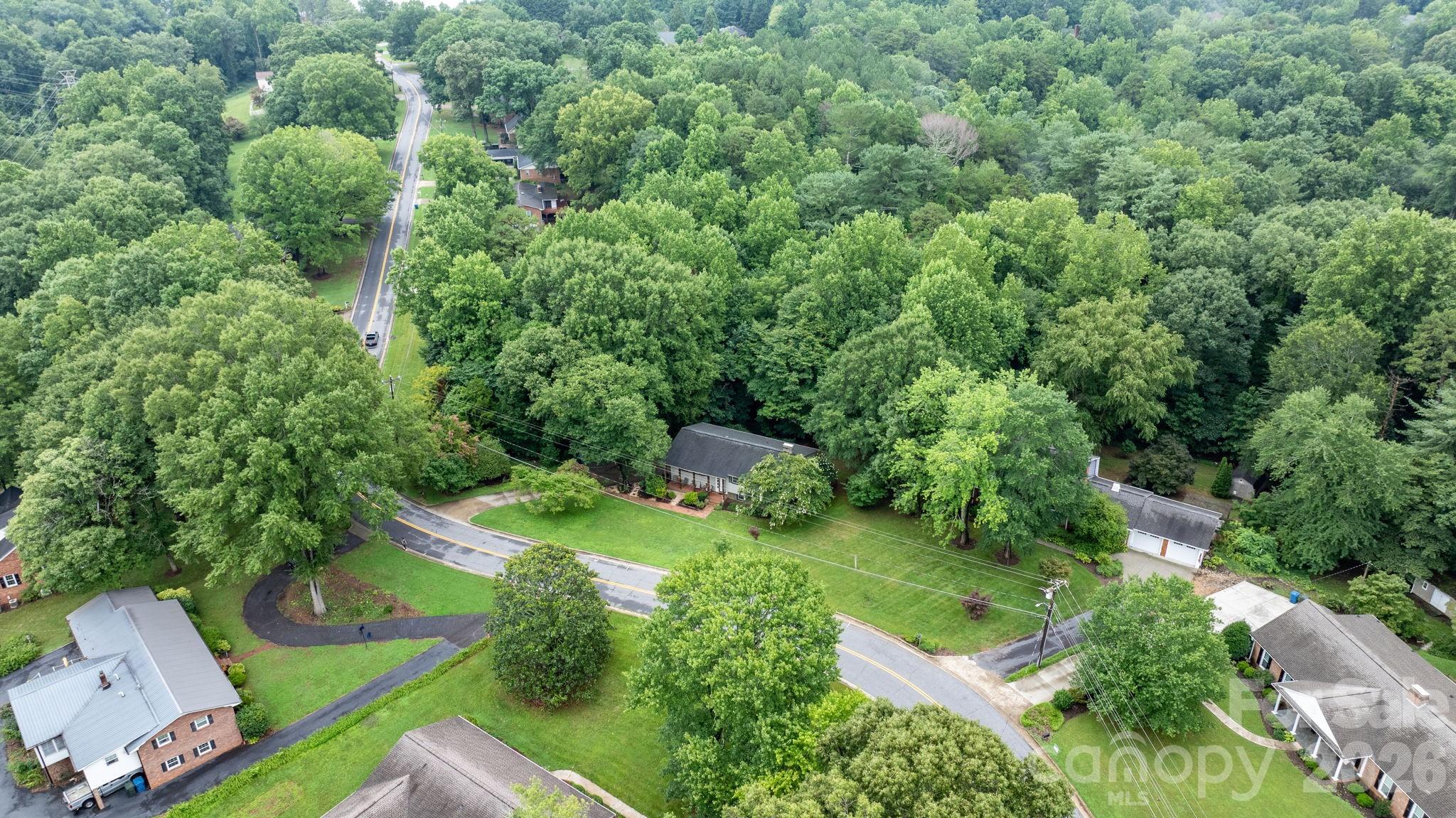267 25th Avenue NW — Hickory