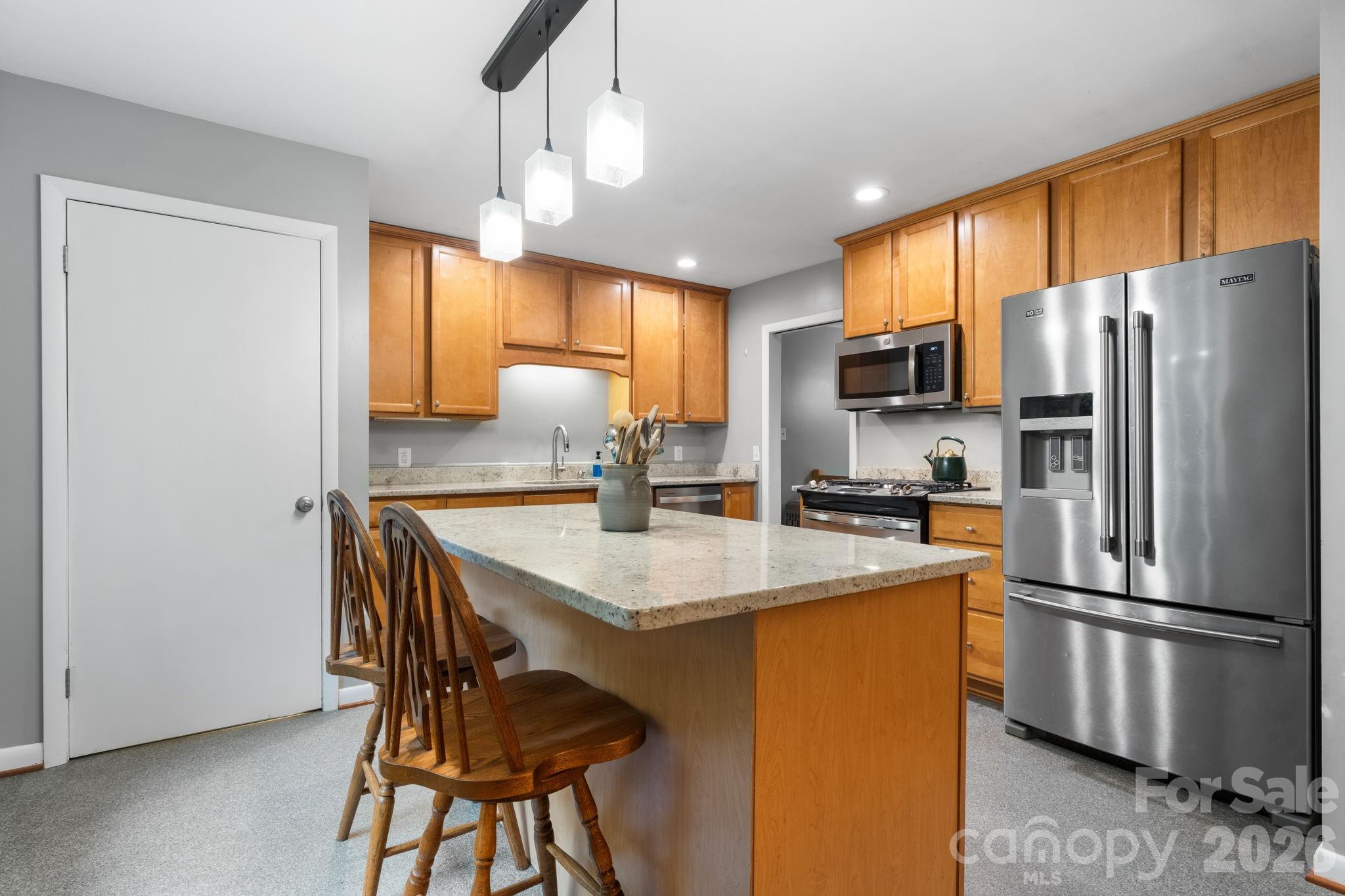 267 25th Avenue NW — Hickory