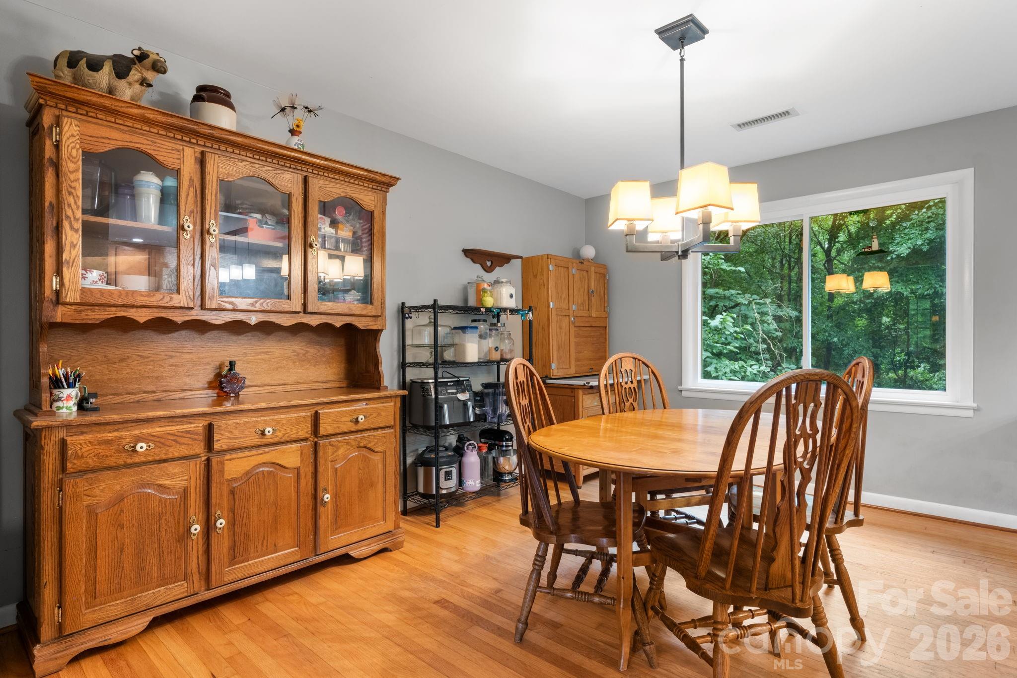 267 25th Avenue NW — Hickory