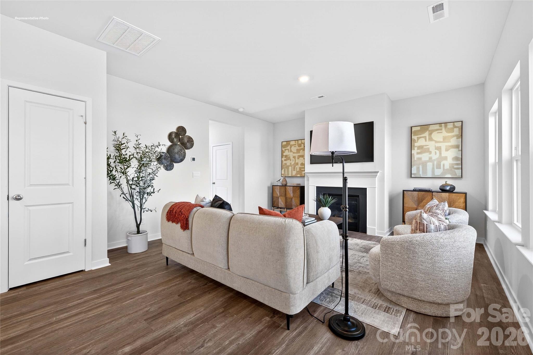 1445 7th Street Drive NE — Hickory