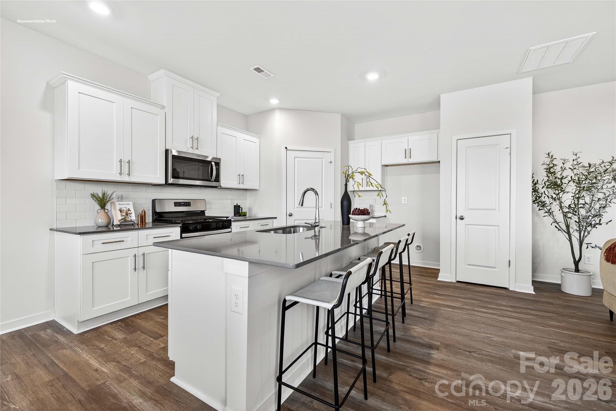 1445 7th Street Drive NE — Hickory