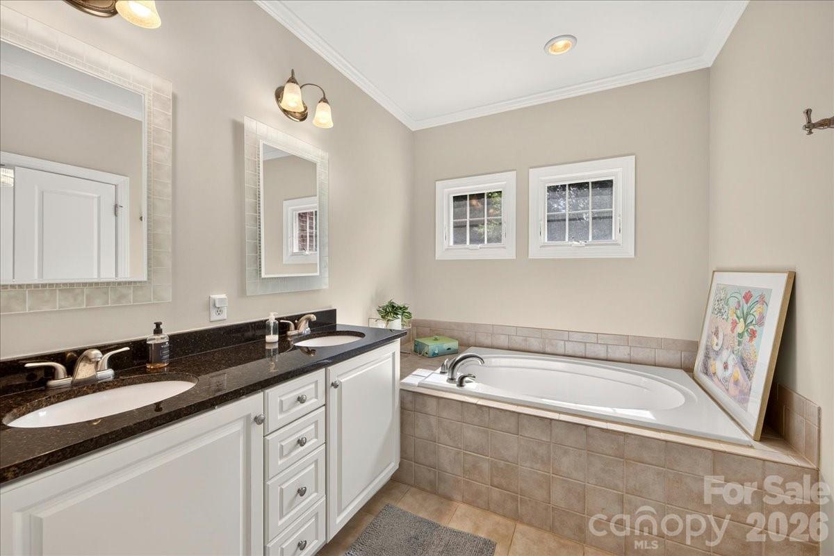 4632 Dabney Vigor Drive — Charlotte