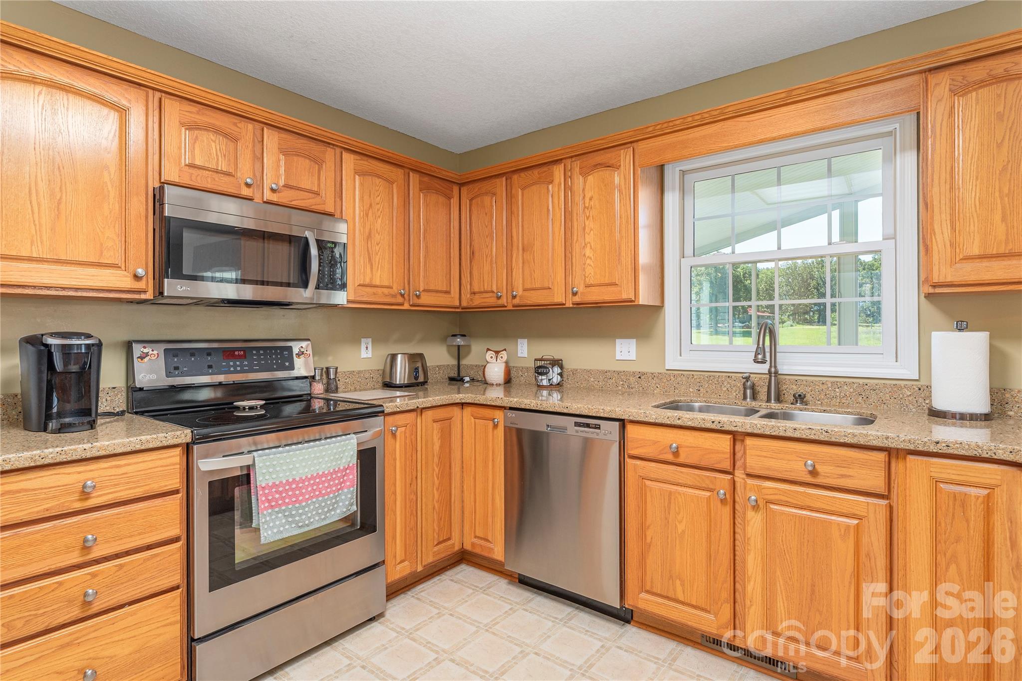 35 Forest Knoll Drive — Weaverville