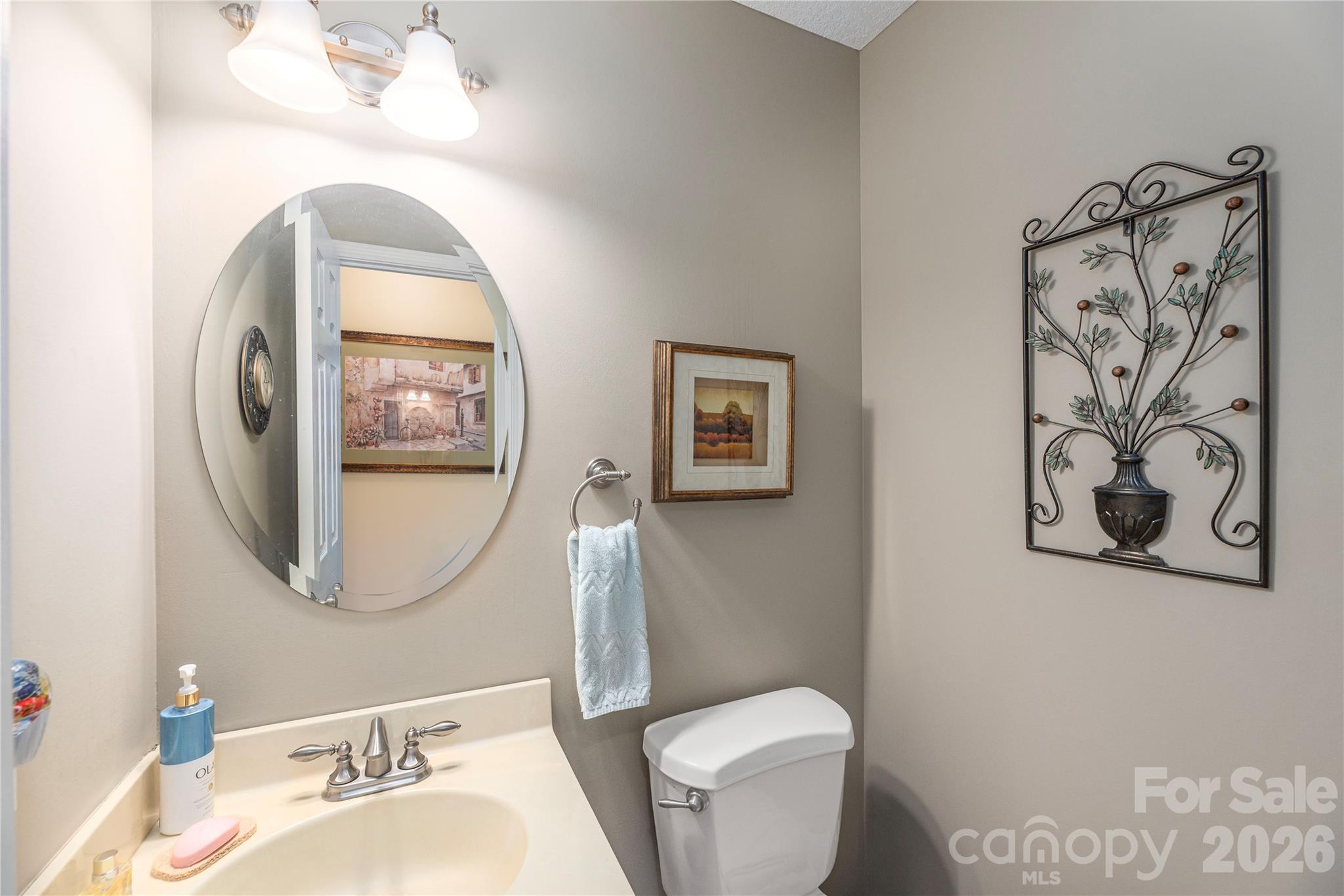 35 Forest Knoll Drive — Weaverville