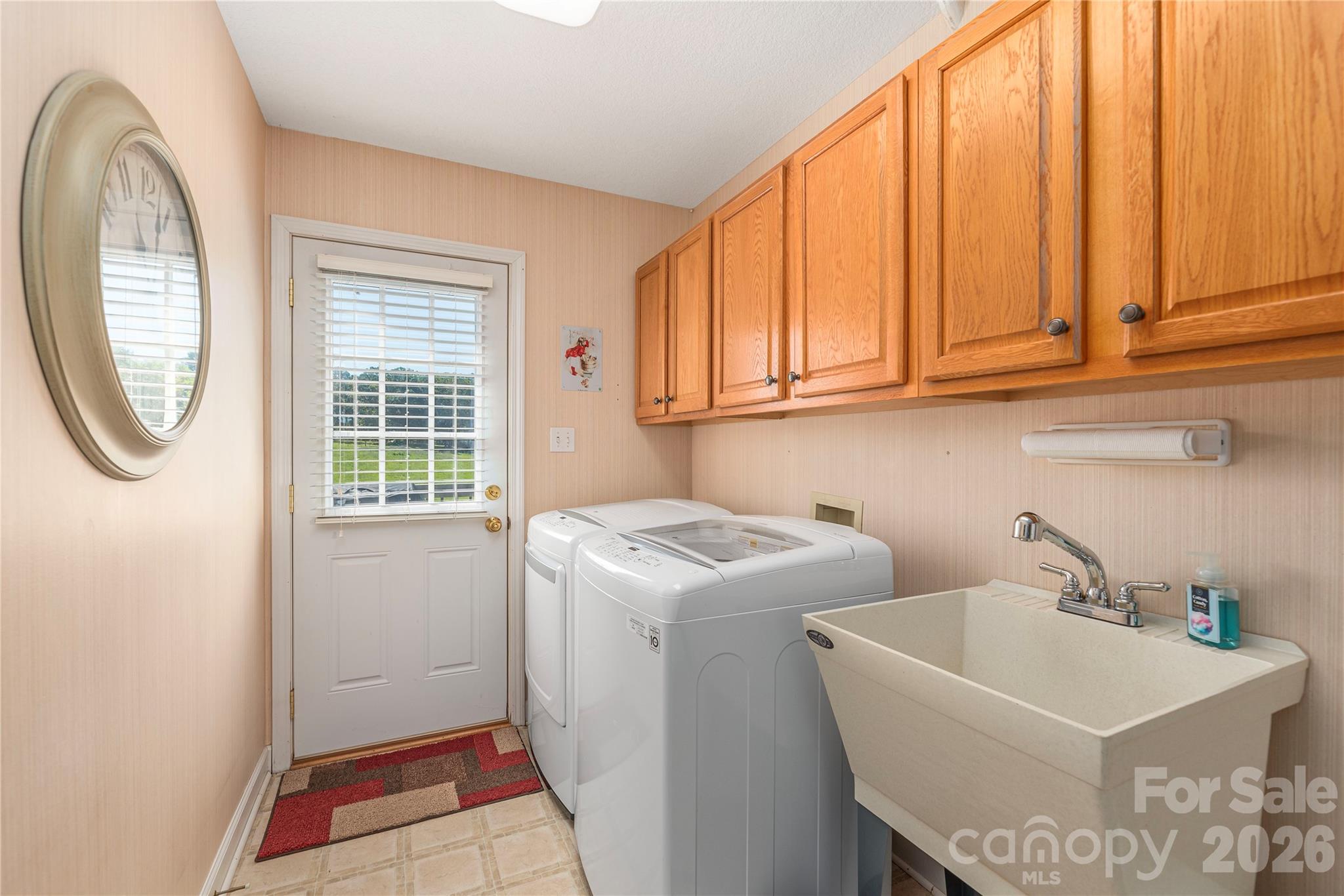 35 Forest Knoll Drive — Weaverville