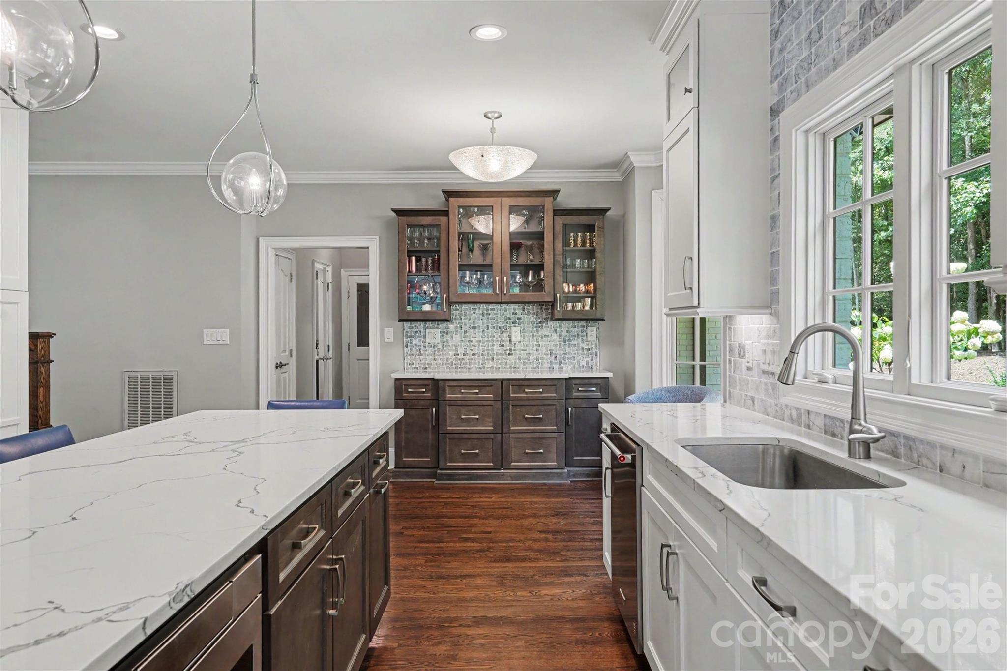 2035 Valencia Terrace — Charlotte