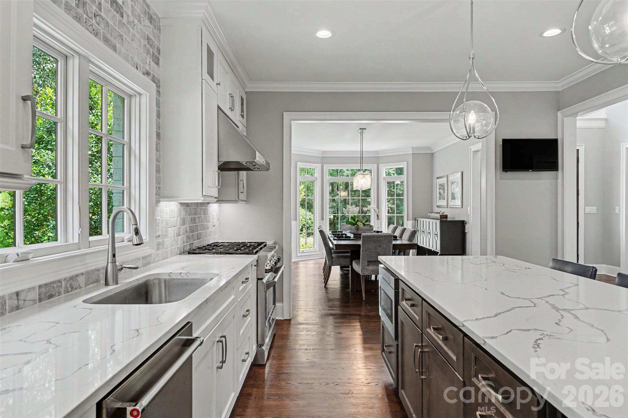 2035 Valencia Terrace — Charlotte