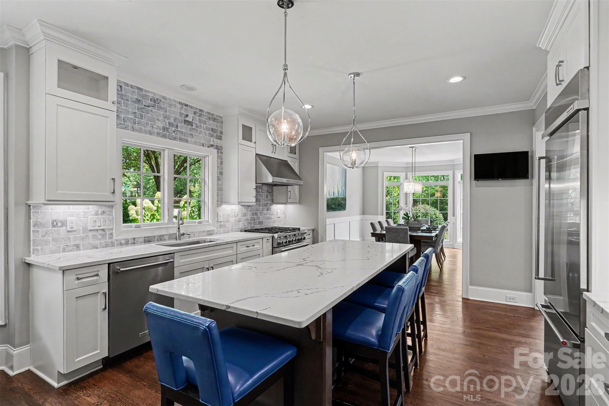 2035 Valencia Terrace — Charlotte