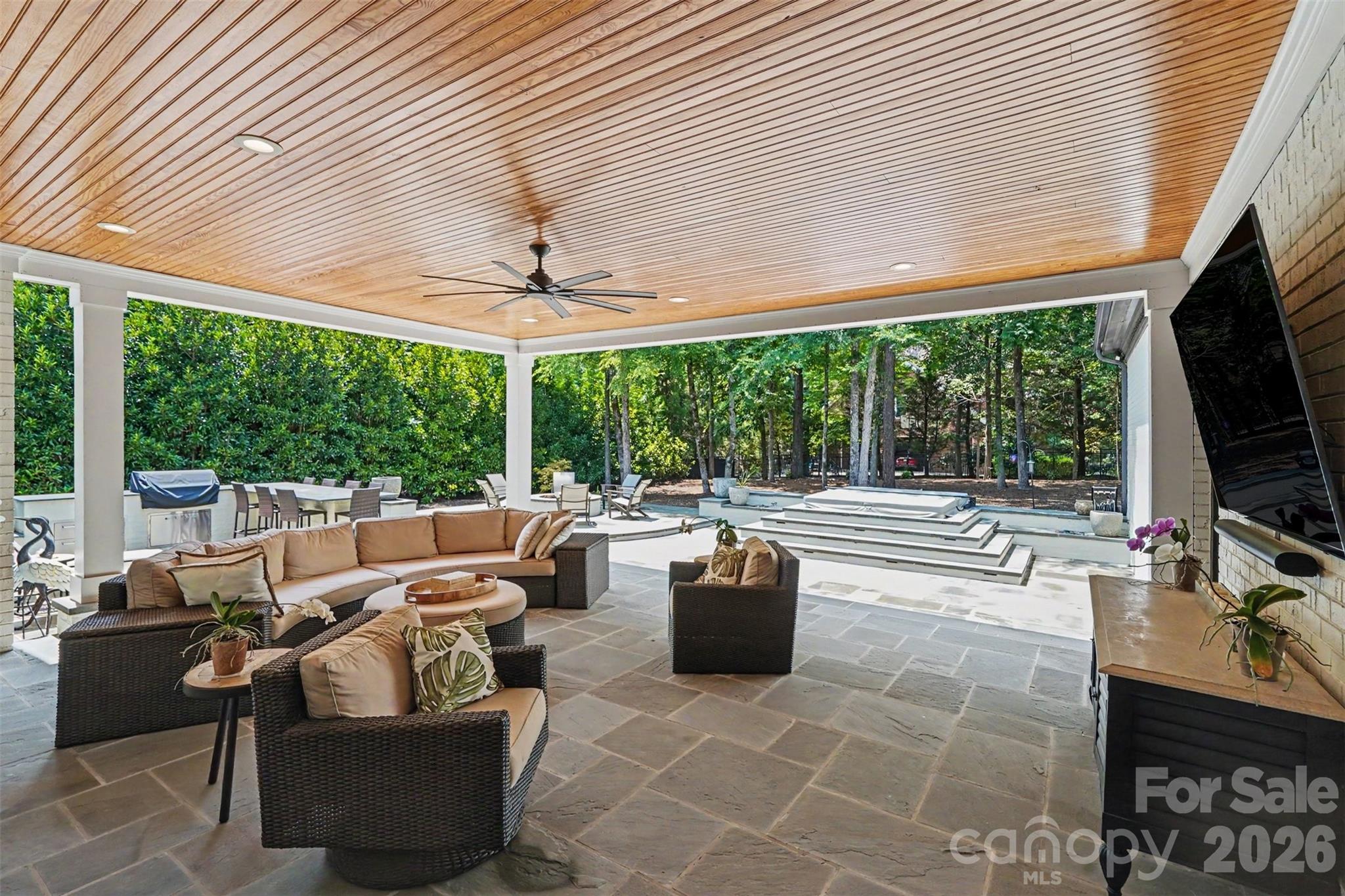2035 Valencia Terrace — Charlotte