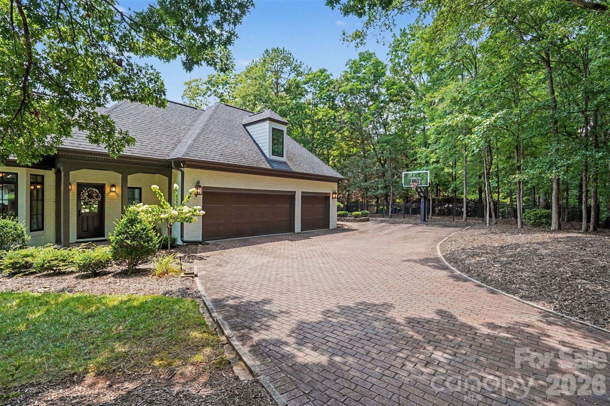 2035 Valencia Terrace — Charlotte