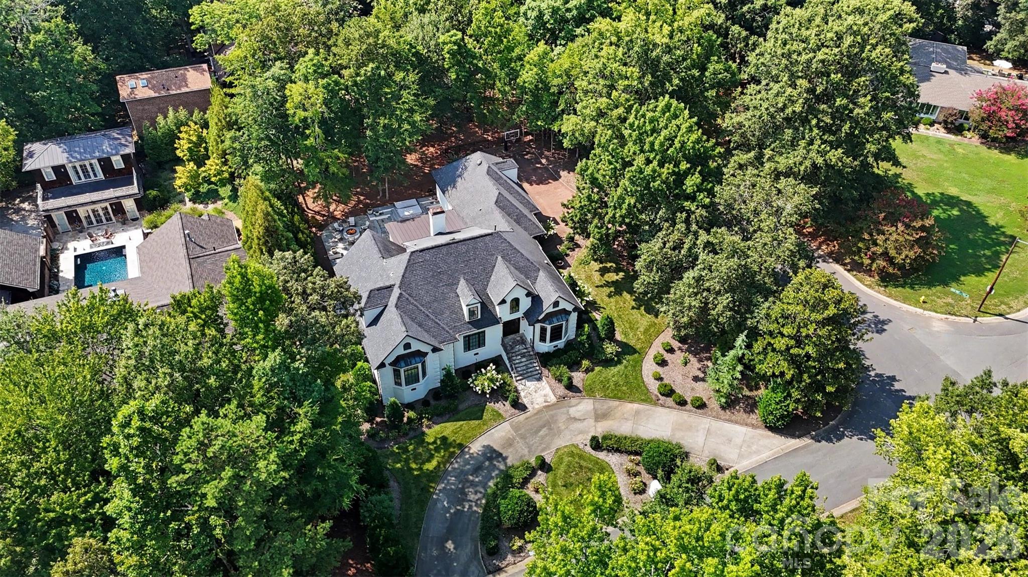 2035 Valencia Terrace — Charlotte