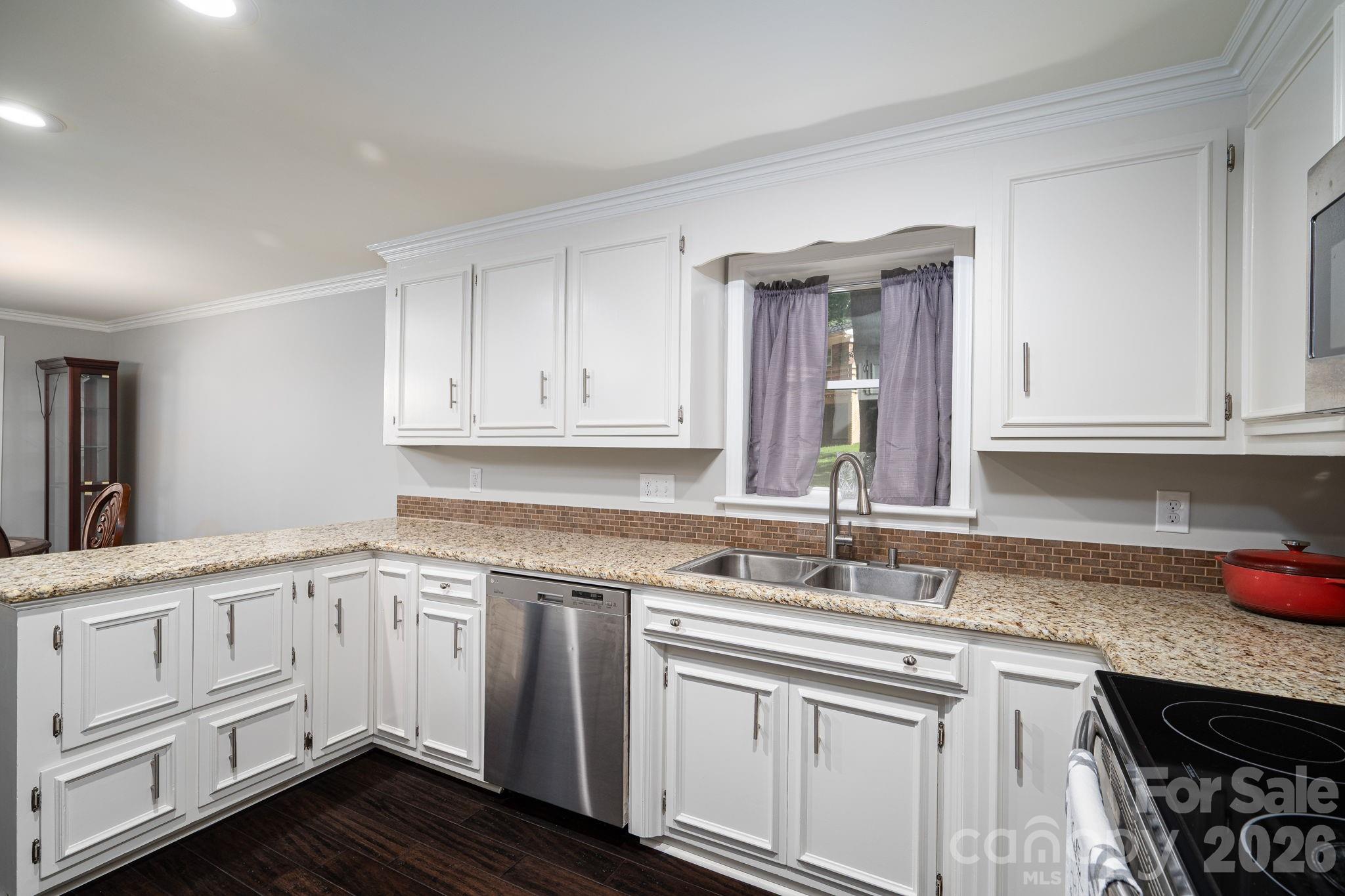 389 Caprice Circle — Lincolnton