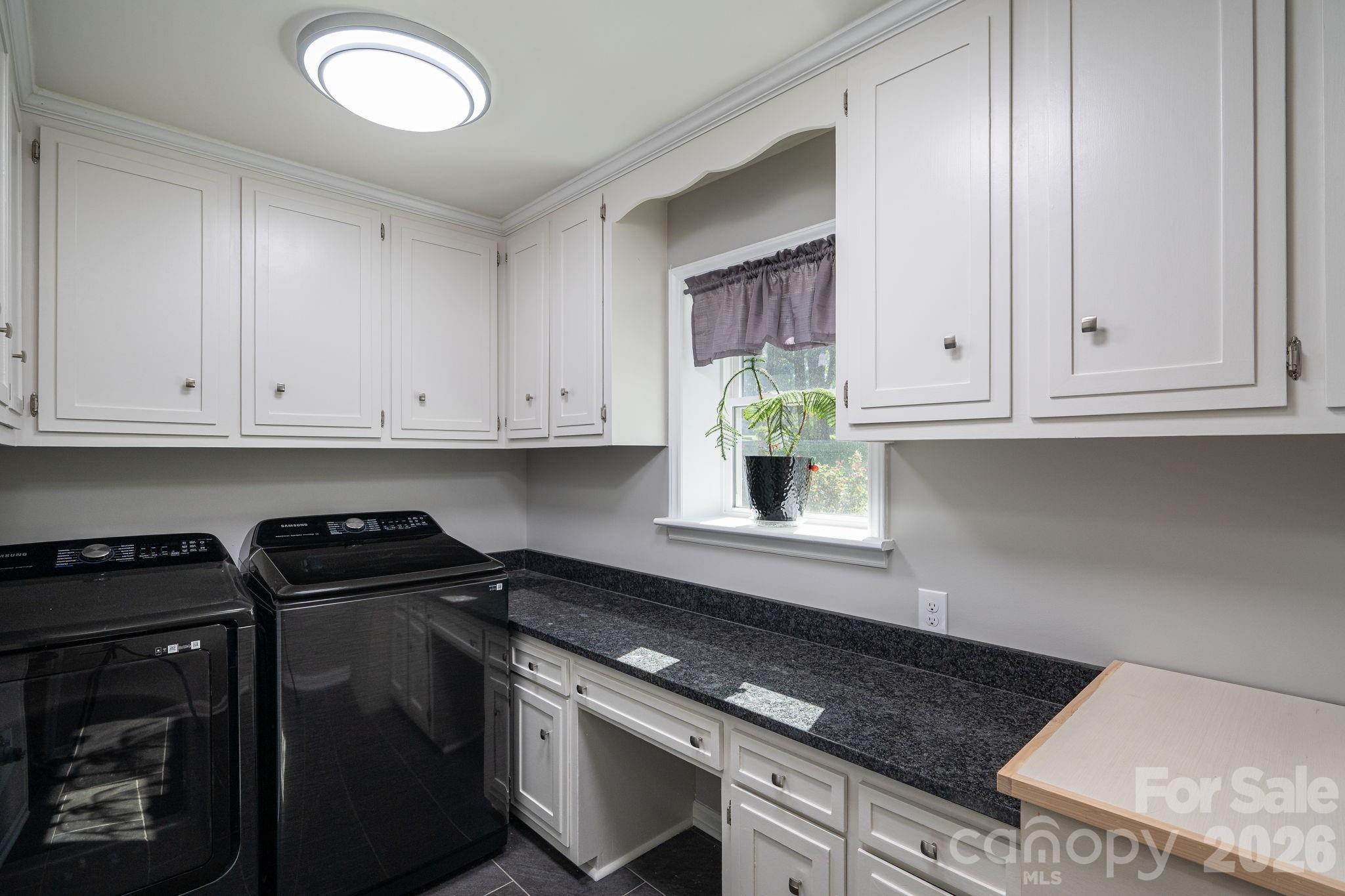 389 Caprice Circle — Lincolnton