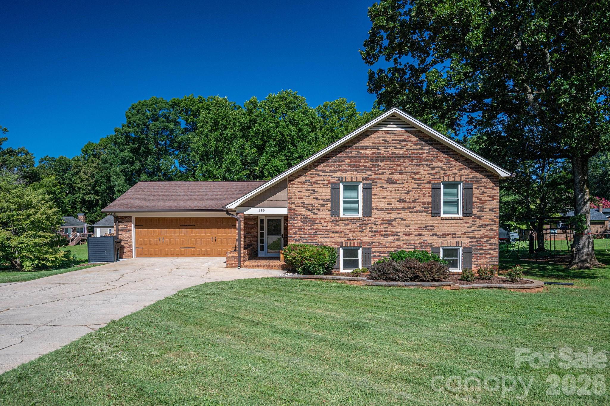 389 Caprice Circle — Lincolnton