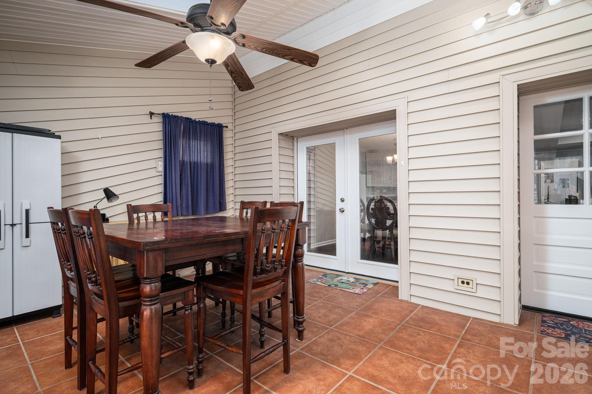 389 Caprice Circle — Lincolnton