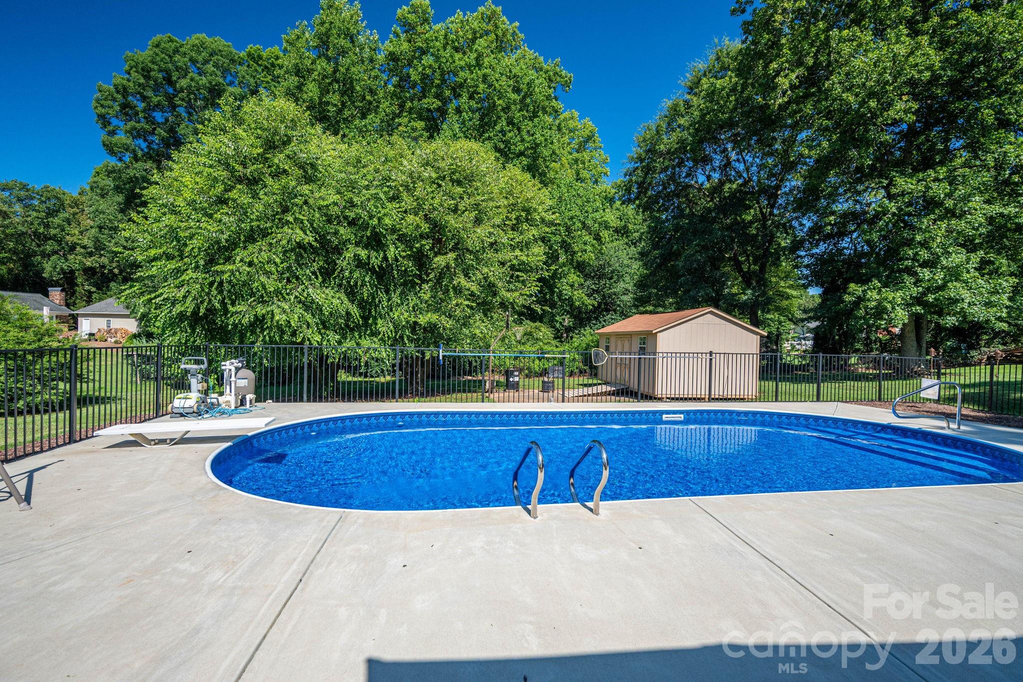 389 Caprice Circle — Lincolnton