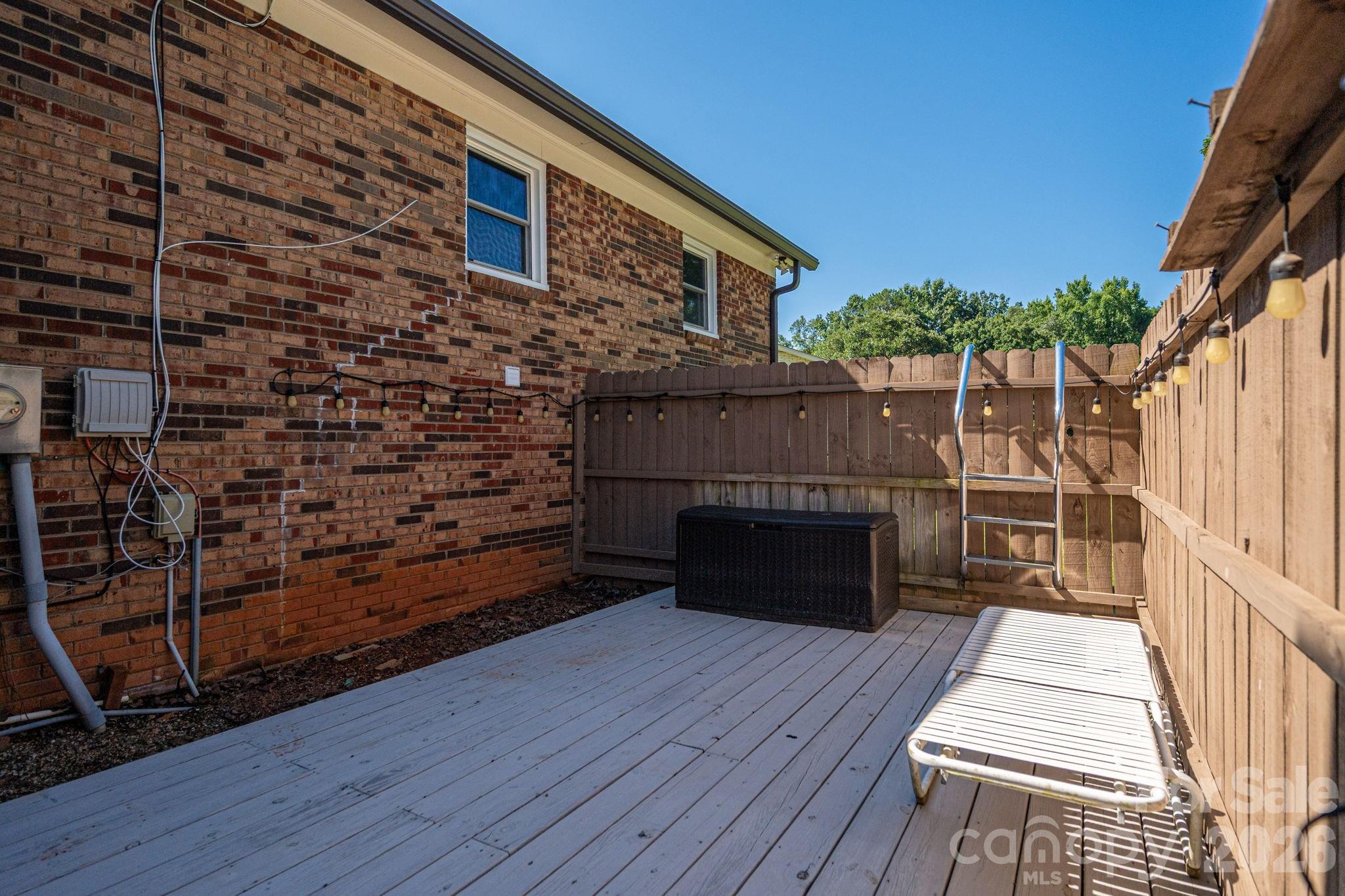 389 Caprice Circle — Lincolnton