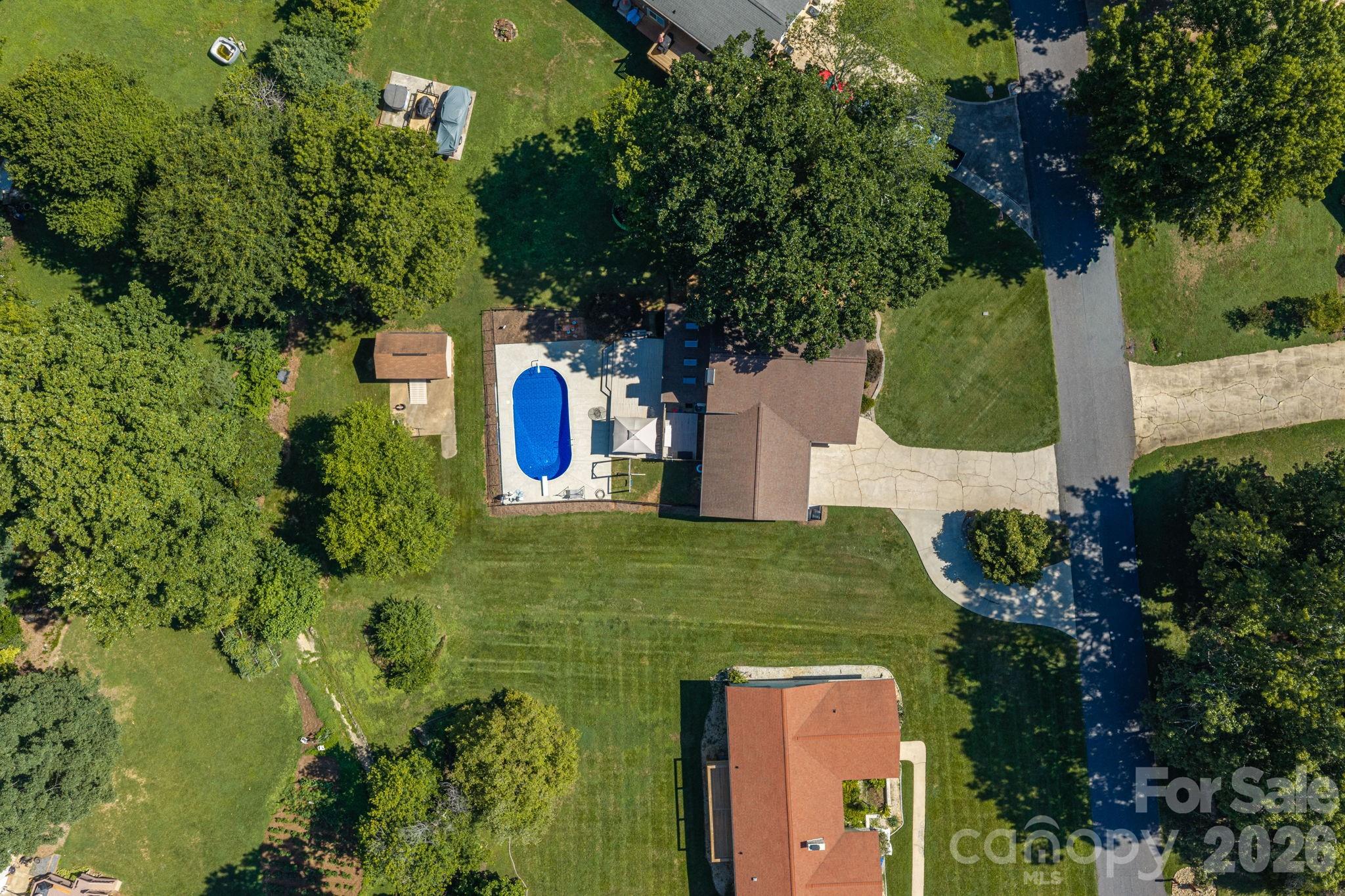 389 Caprice Circle — Lincolnton