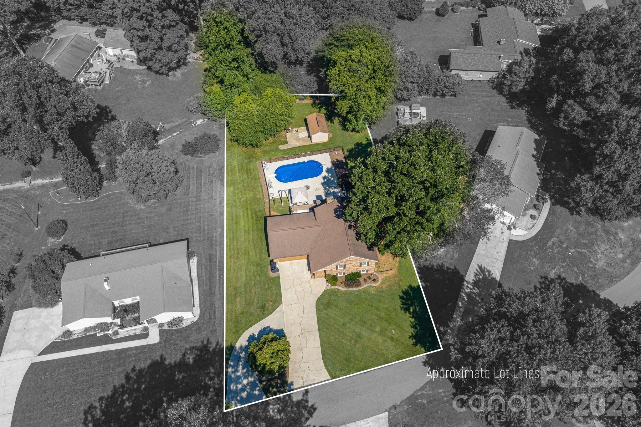 389 Caprice Circle — Lincolnton
