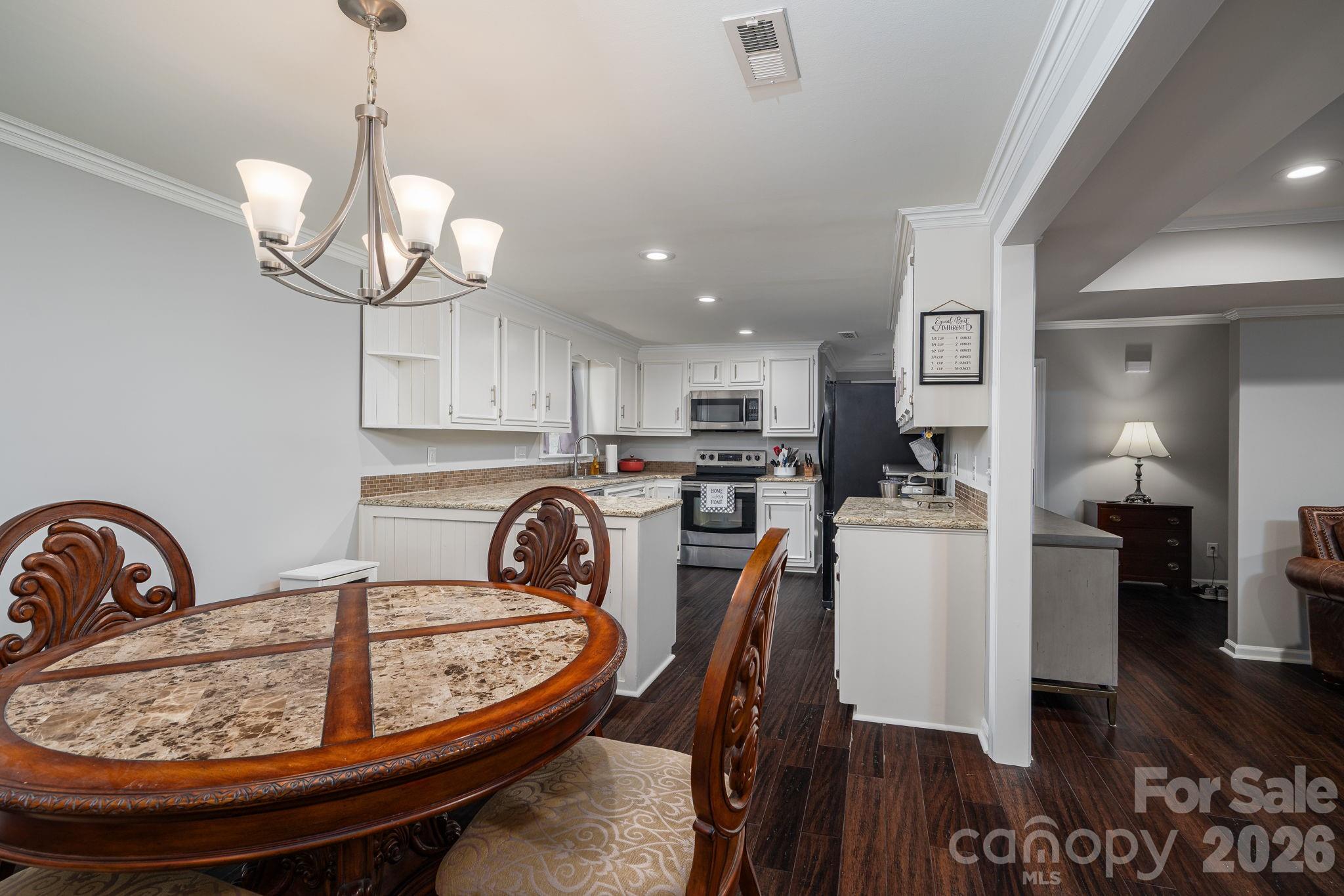 389 Caprice Circle — Lincolnton