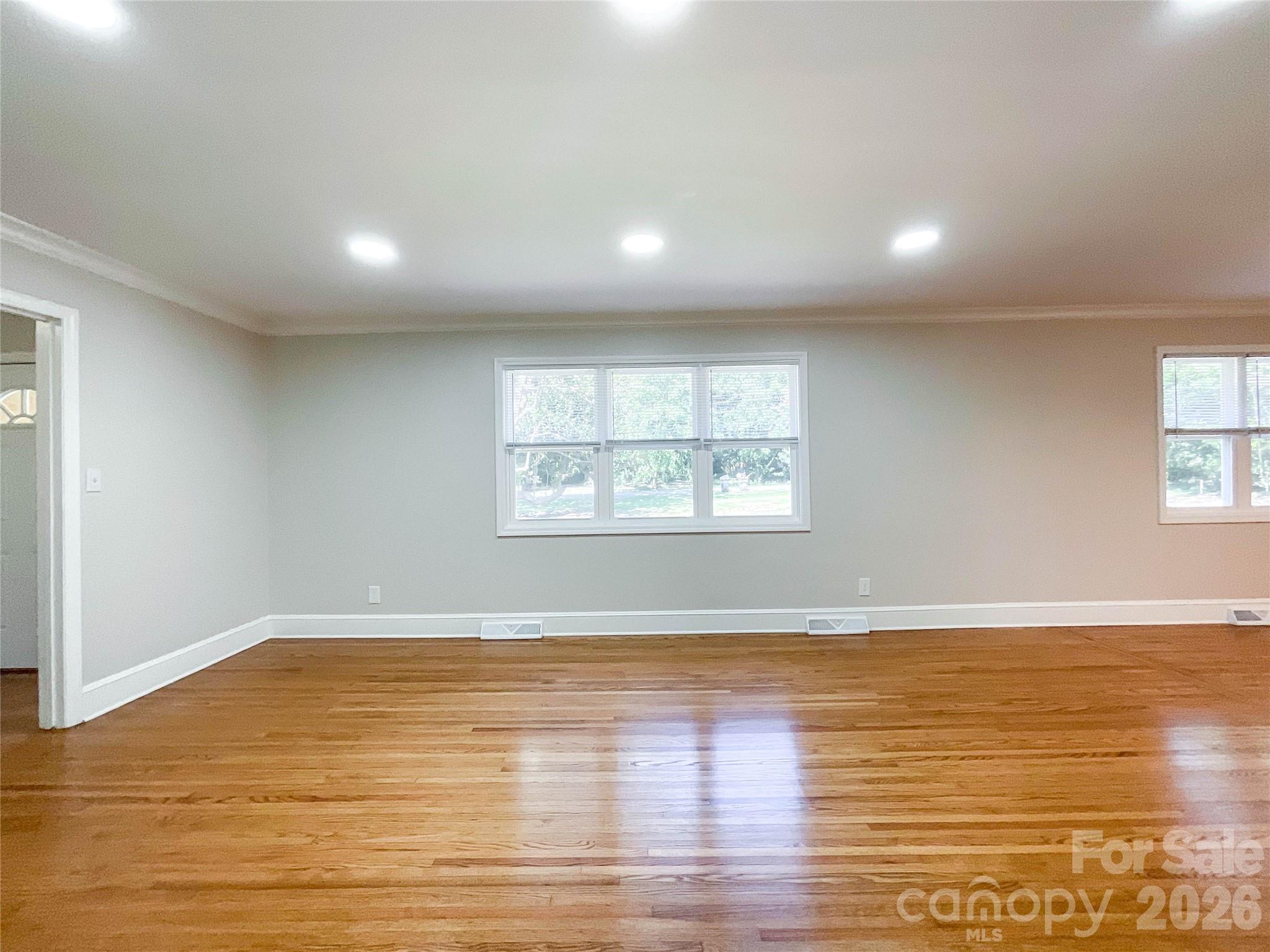 6728 Lakeside Drive — Charlotte