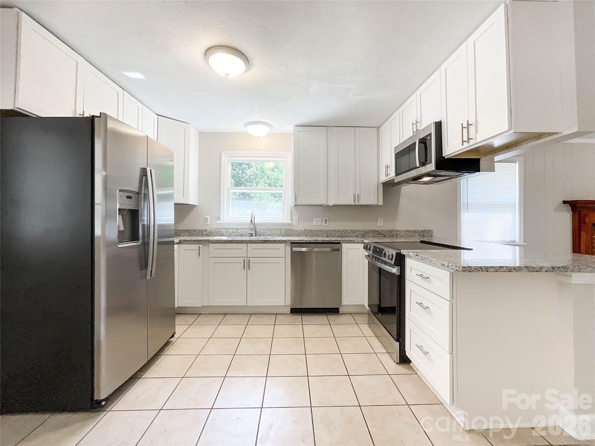 6728 Lakeside Drive — Charlotte