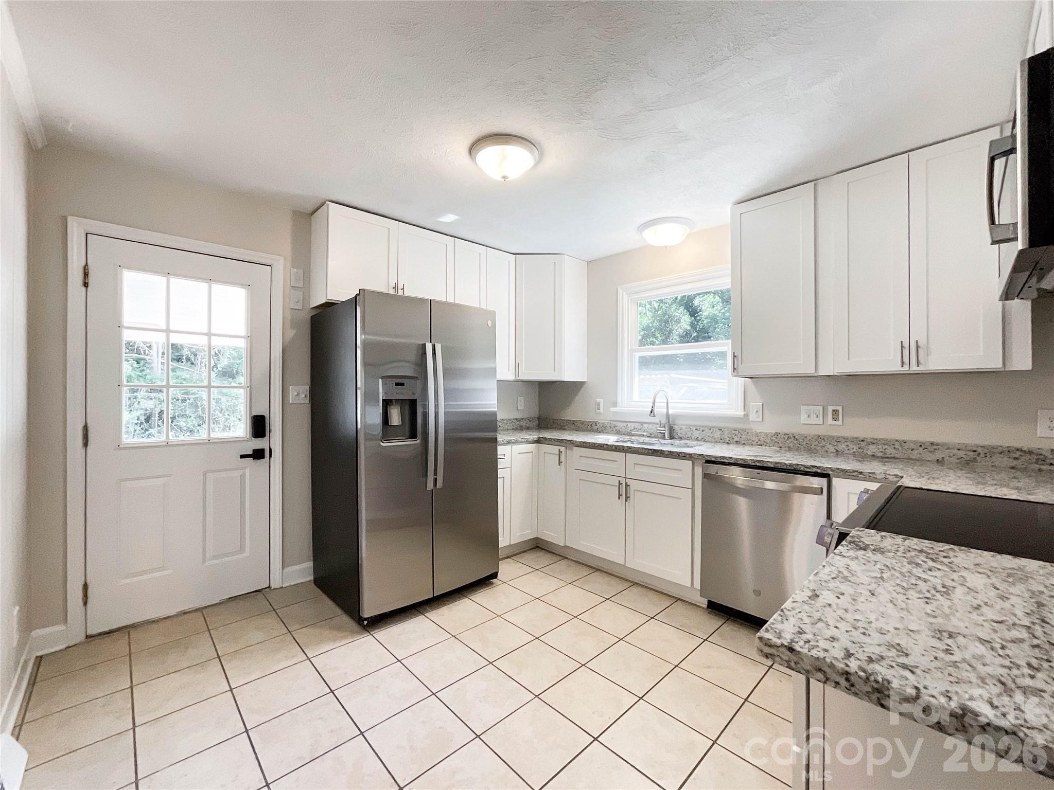 6728 Lakeside Drive — Charlotte