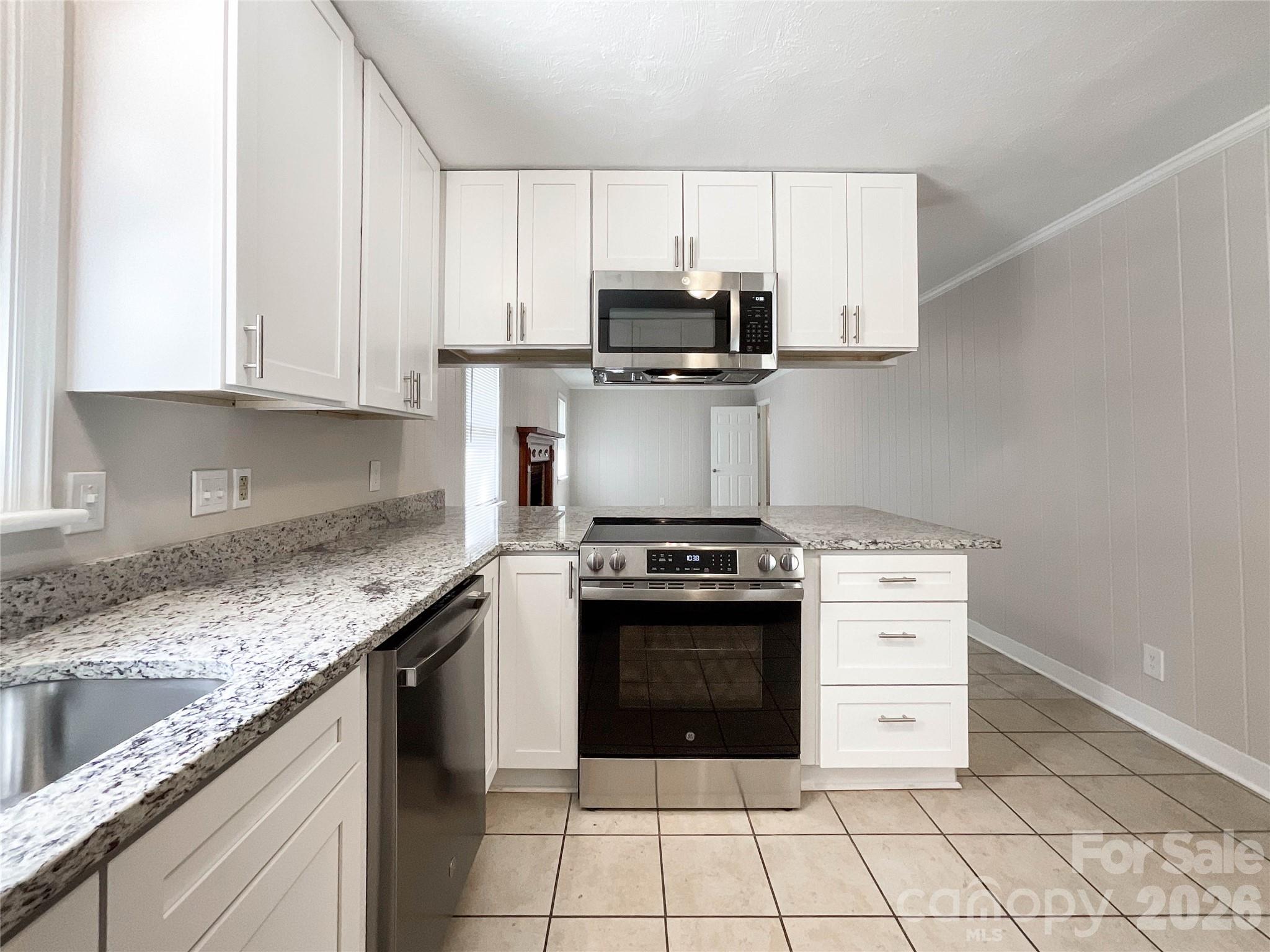 6728 Lakeside Drive — Charlotte
